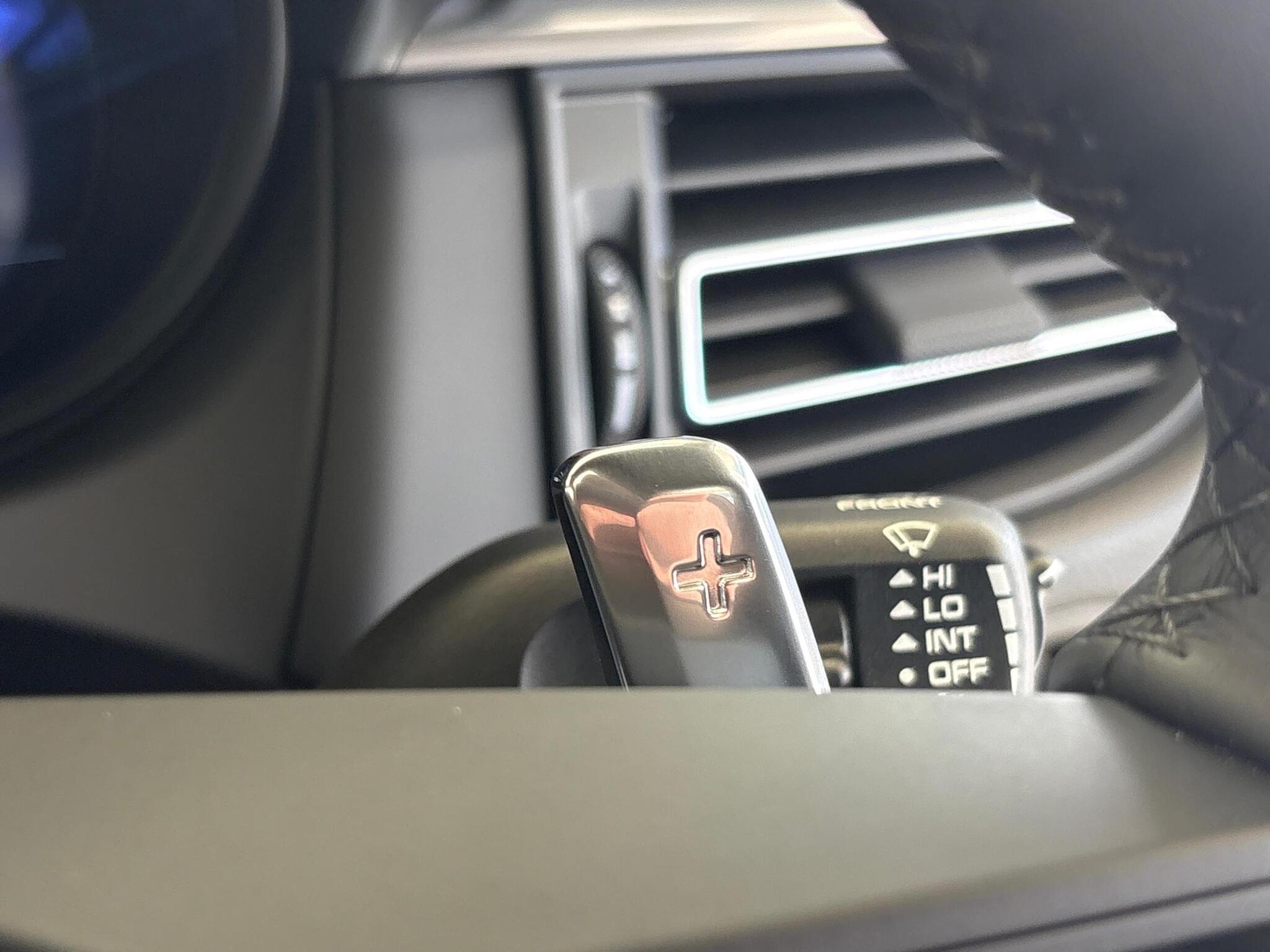 Porsche Macan view 41