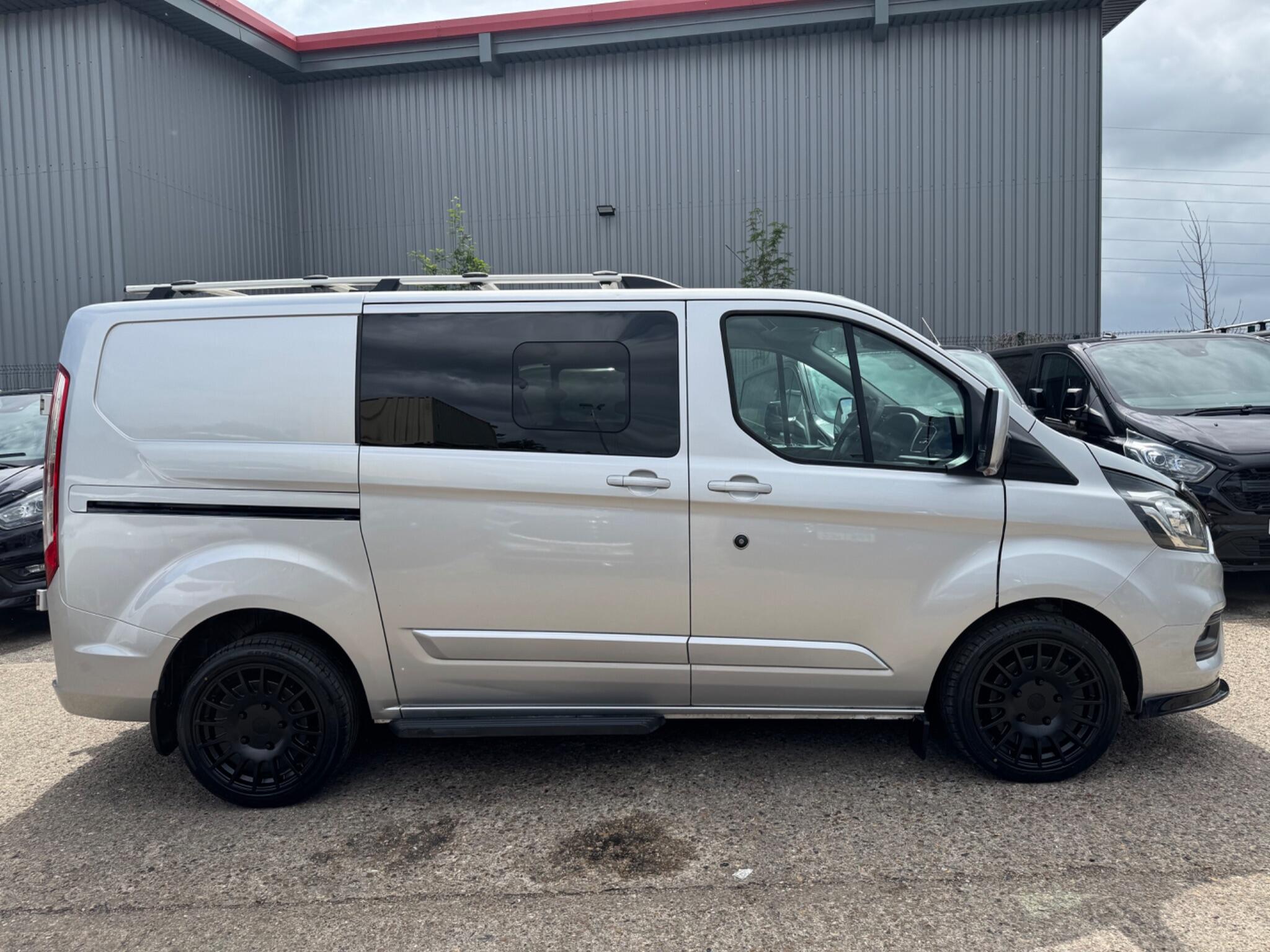 Ford Transit Custom view 10