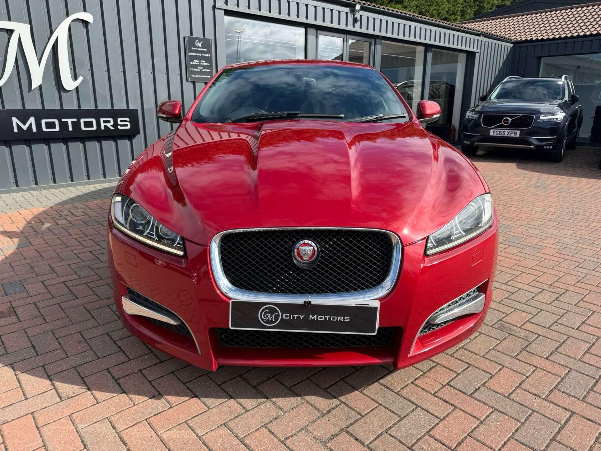 Jaguar XF view 3