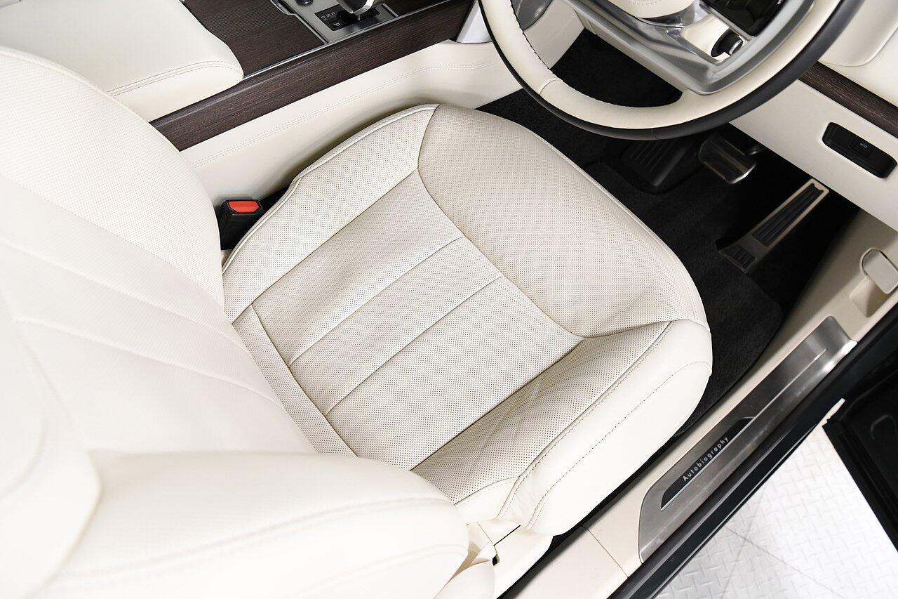 Land Rover Range Rover view 9