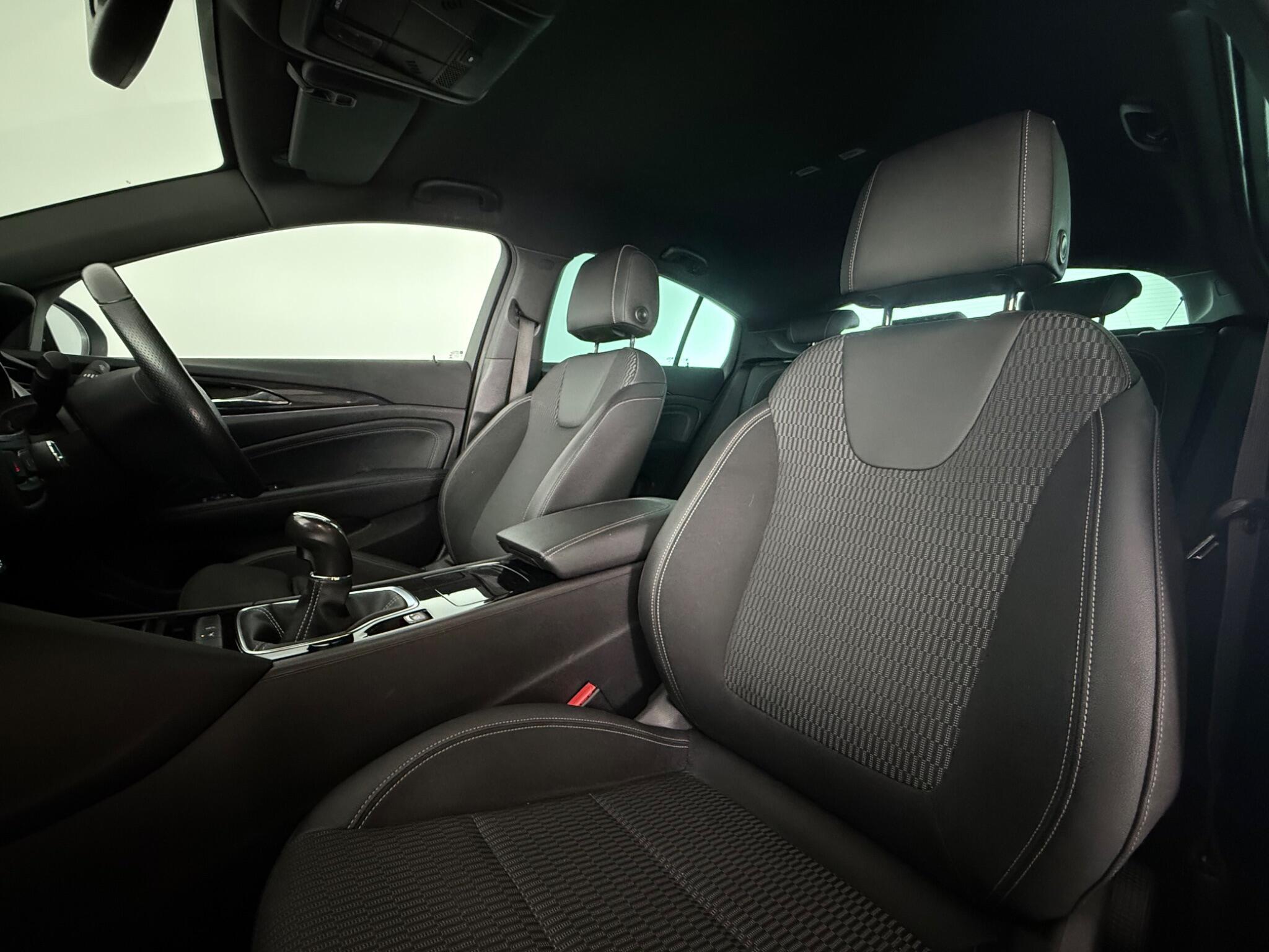 Vauxhall Insignia view 22