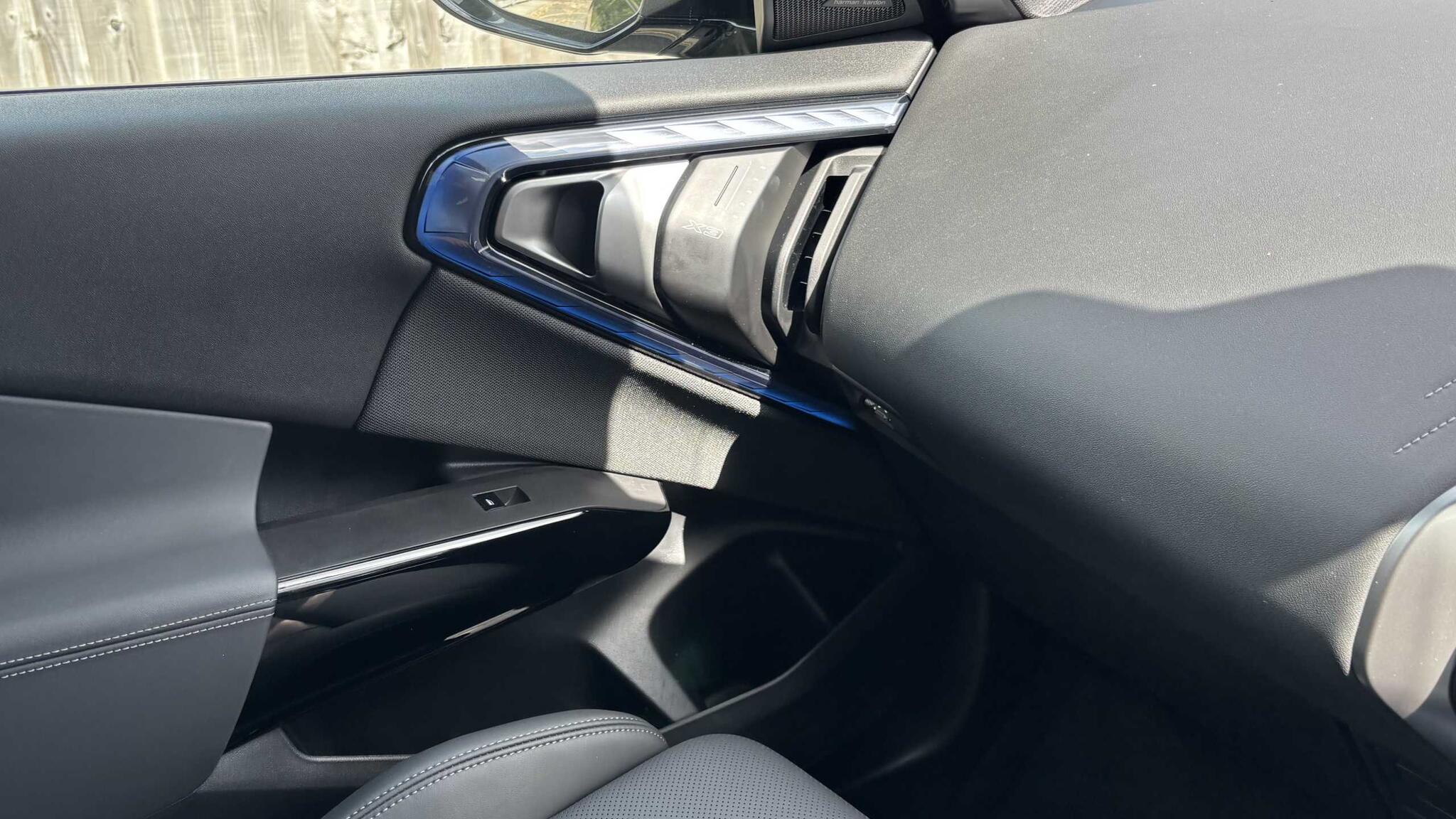 BMW X3 view 21