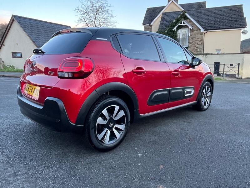 2024 Citroen C3 1.2 PureTech PLUS Euro 6 (s/s) 5dr • 14,992 miles image 11
