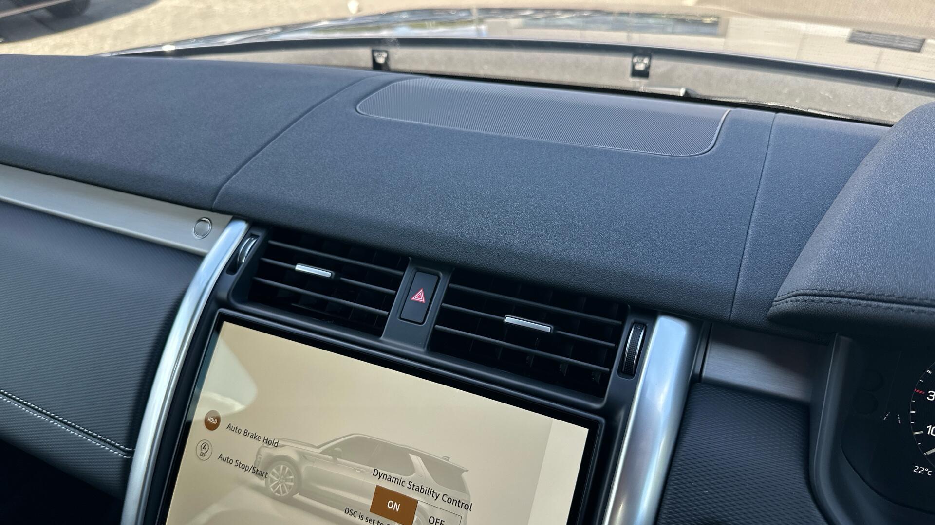 Land Rover Discovery view 60