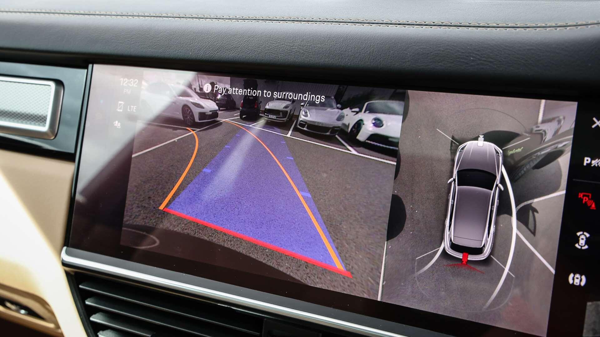 Porsche Cayenne view 24