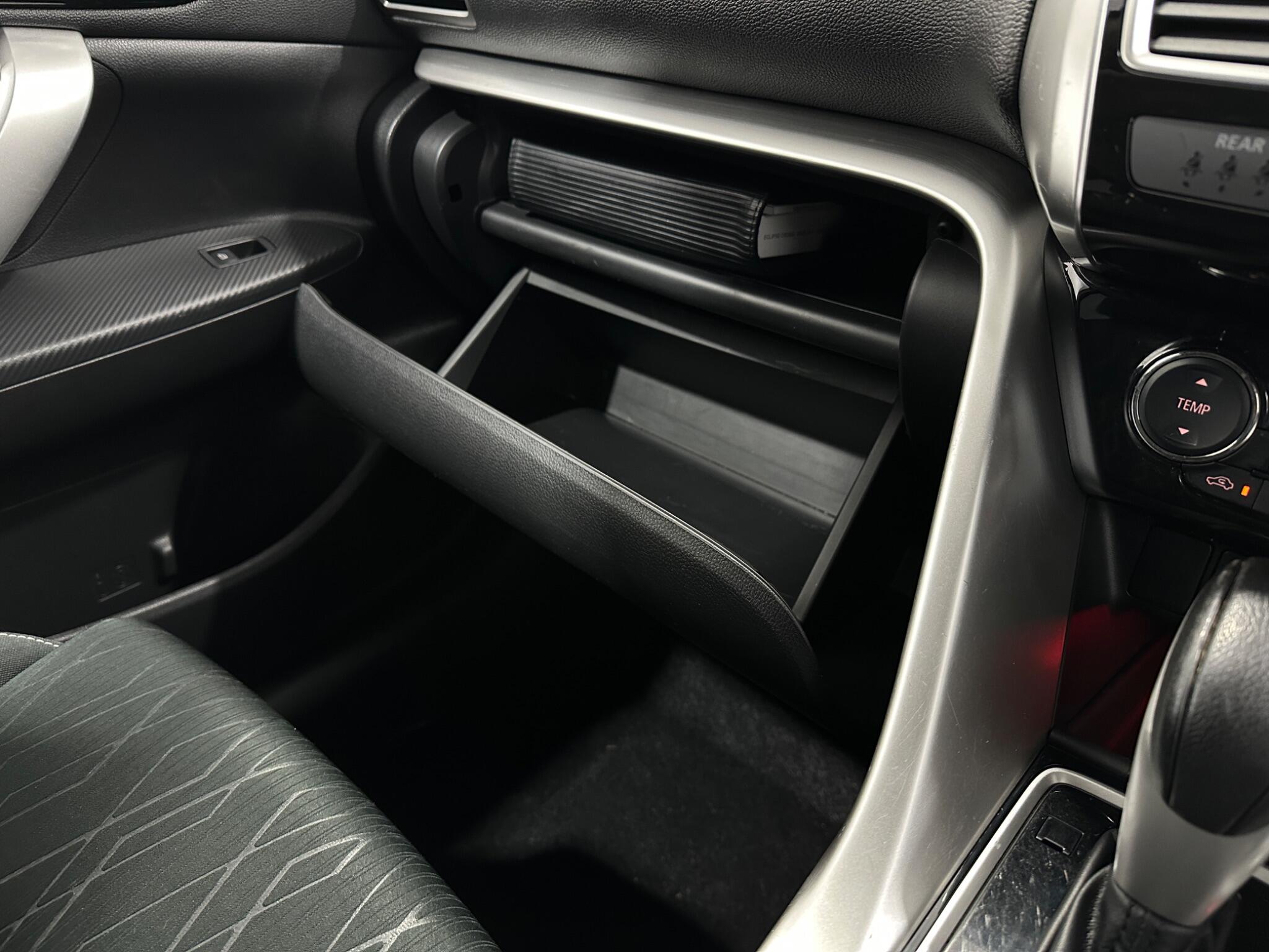 Mitsubishi Eclipse Cross view 28