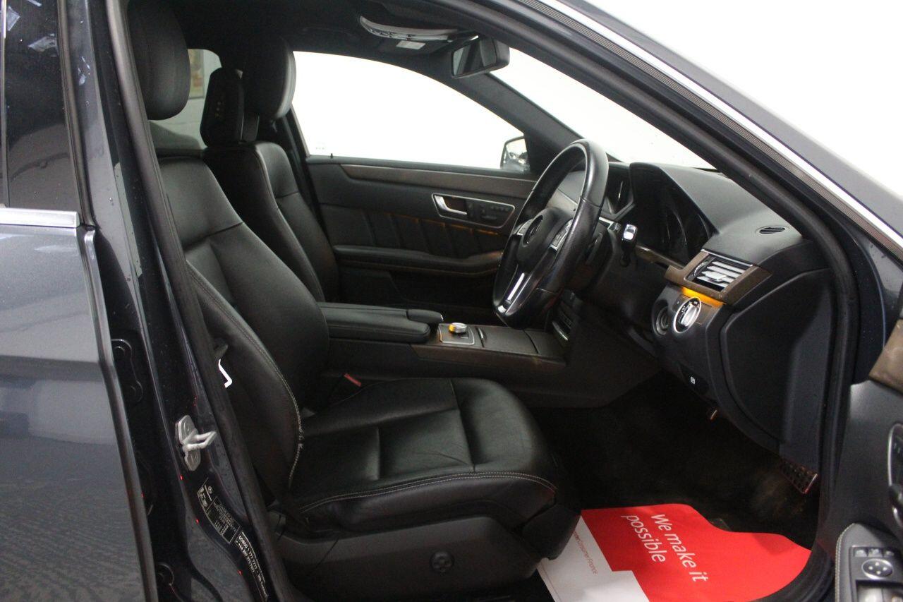 Mercedes-Benz E-Class view 31