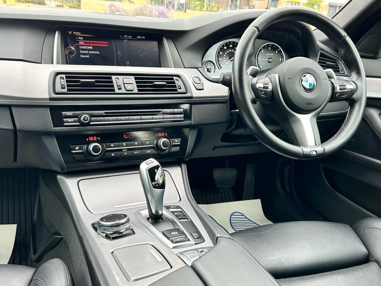 BMW 5 Series view 38