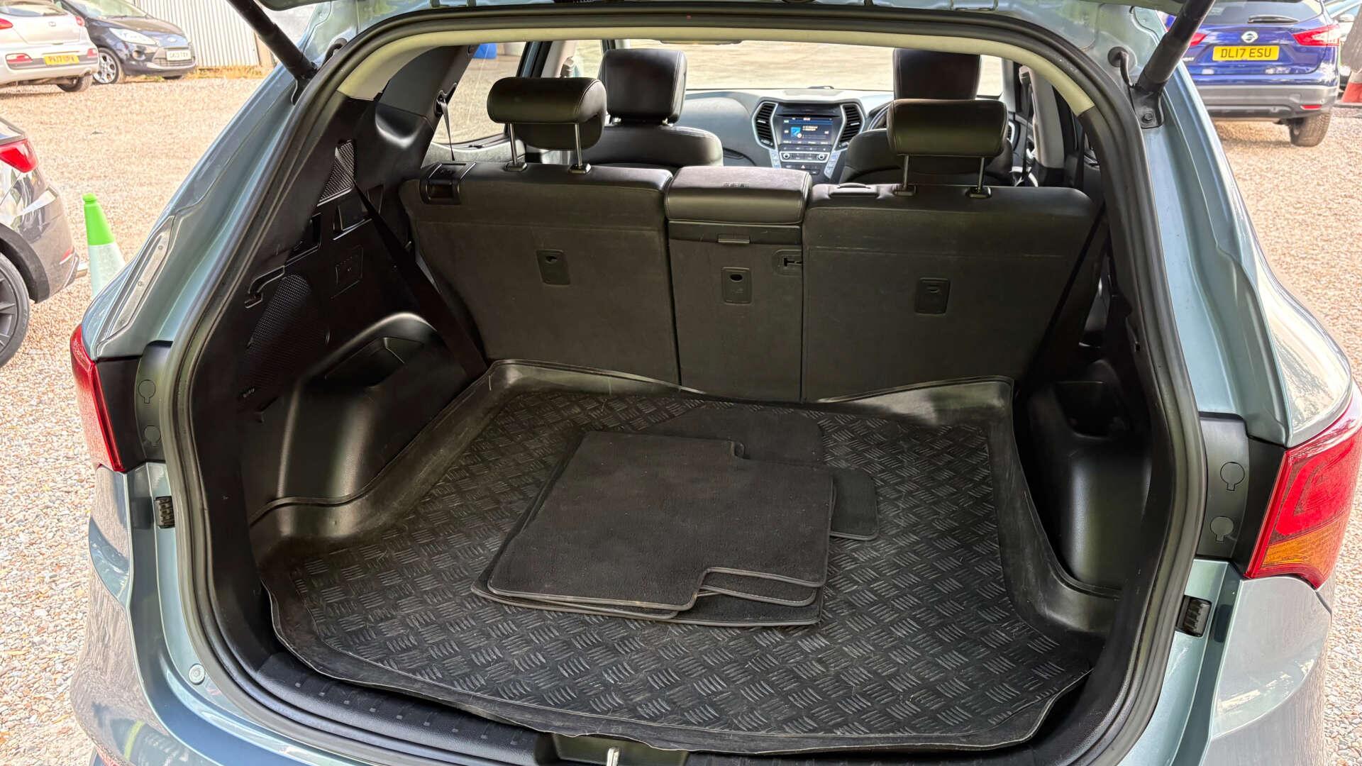 Hyundai Santa Fe view 48