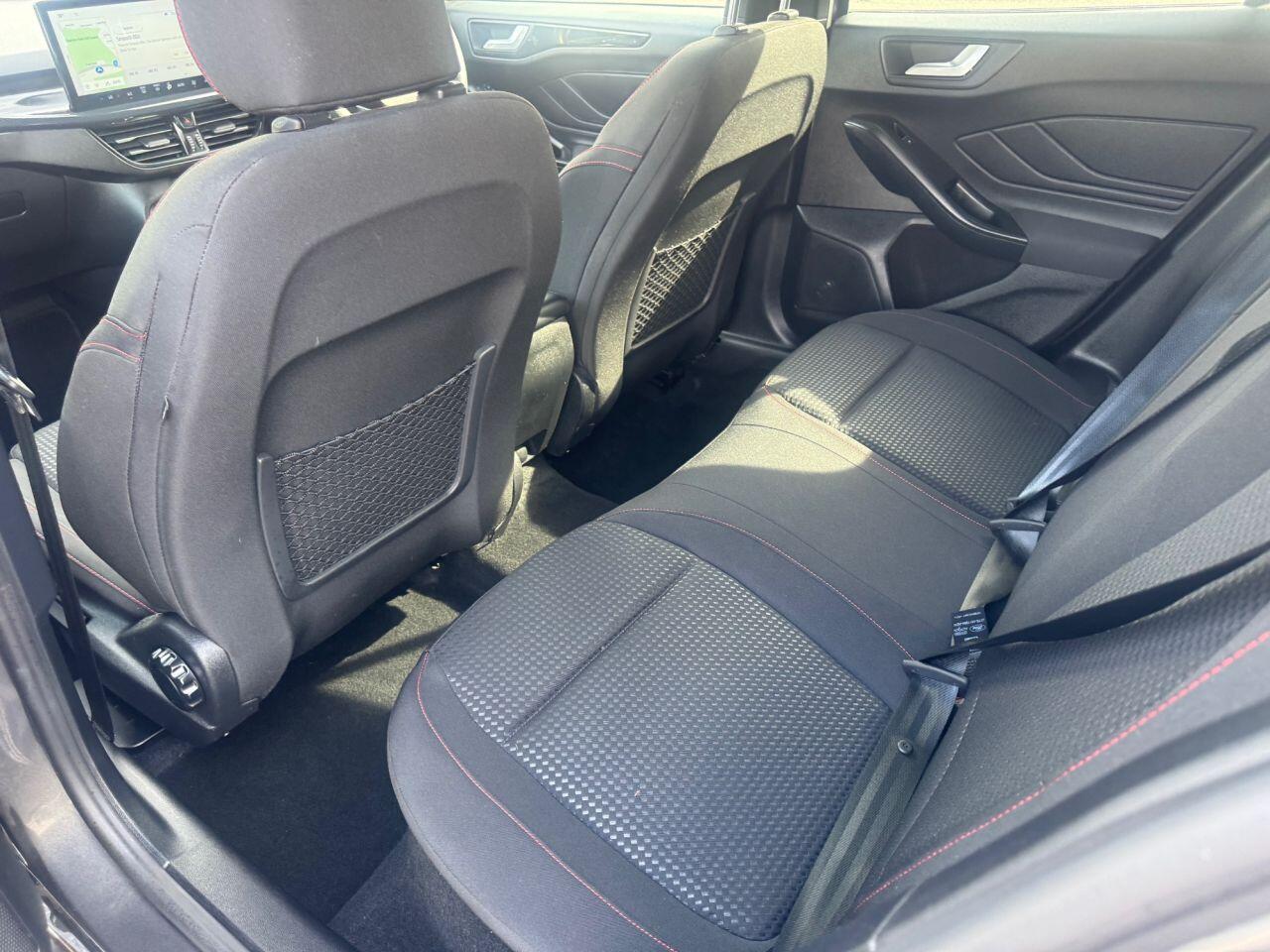 Ford Focus view 19