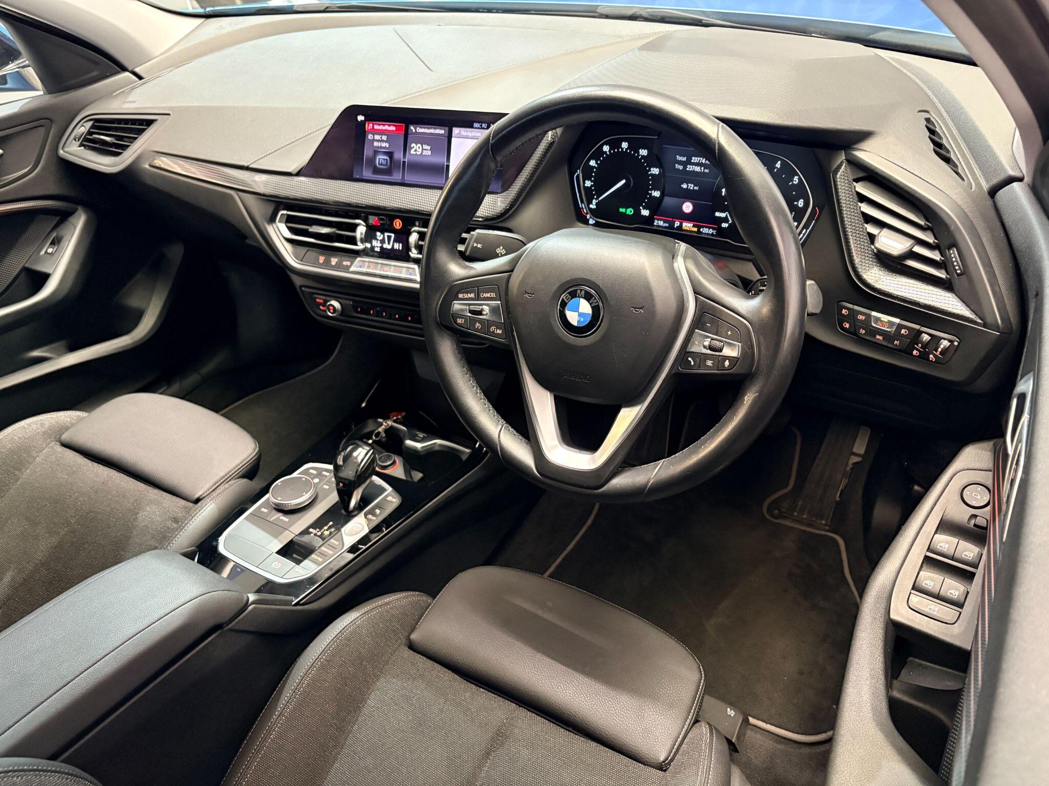 BMW 1 Series view 18