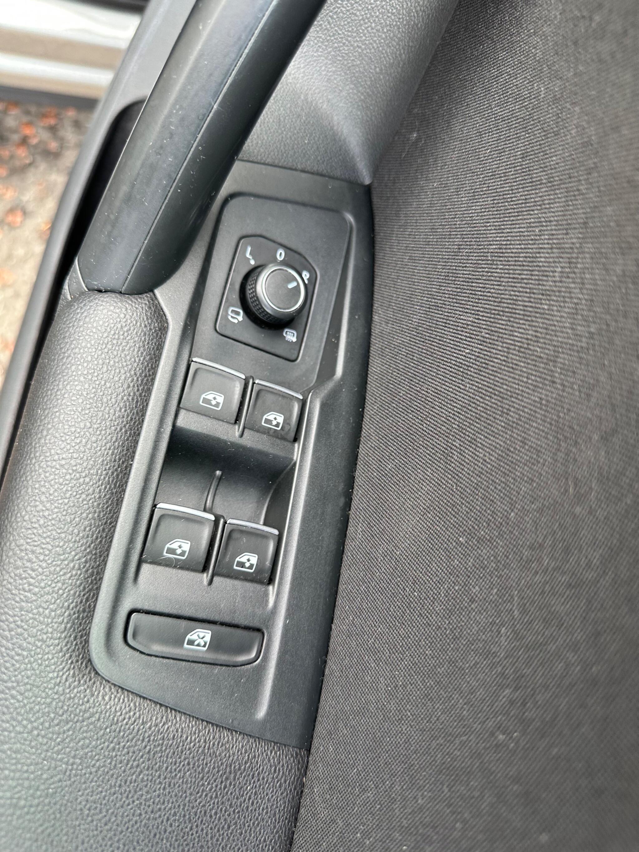 Volkswagen Tiguan view 9