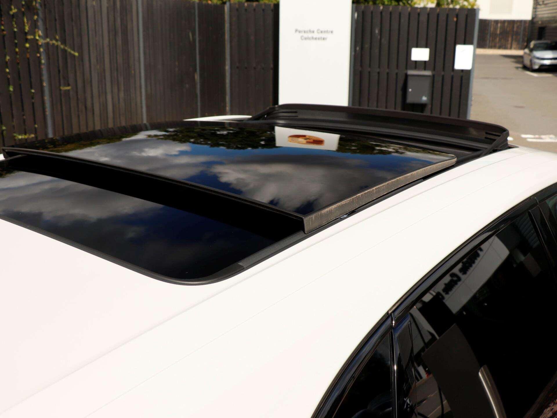 Porsche Cayenne view 34