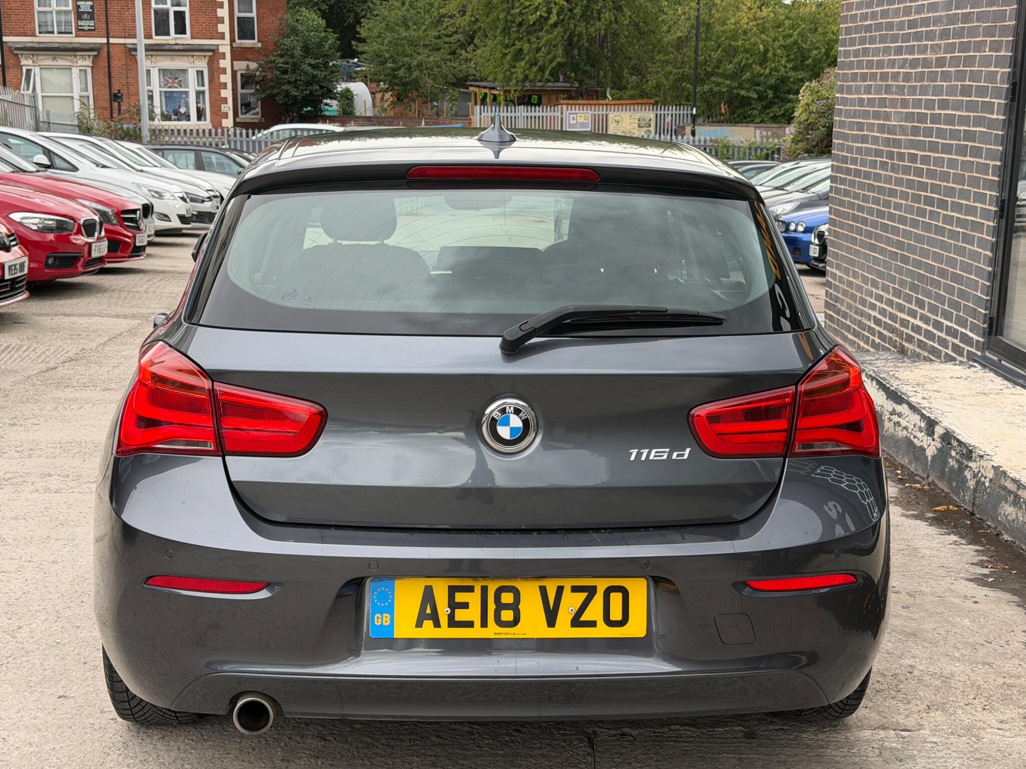 BMW 1 Series view 5