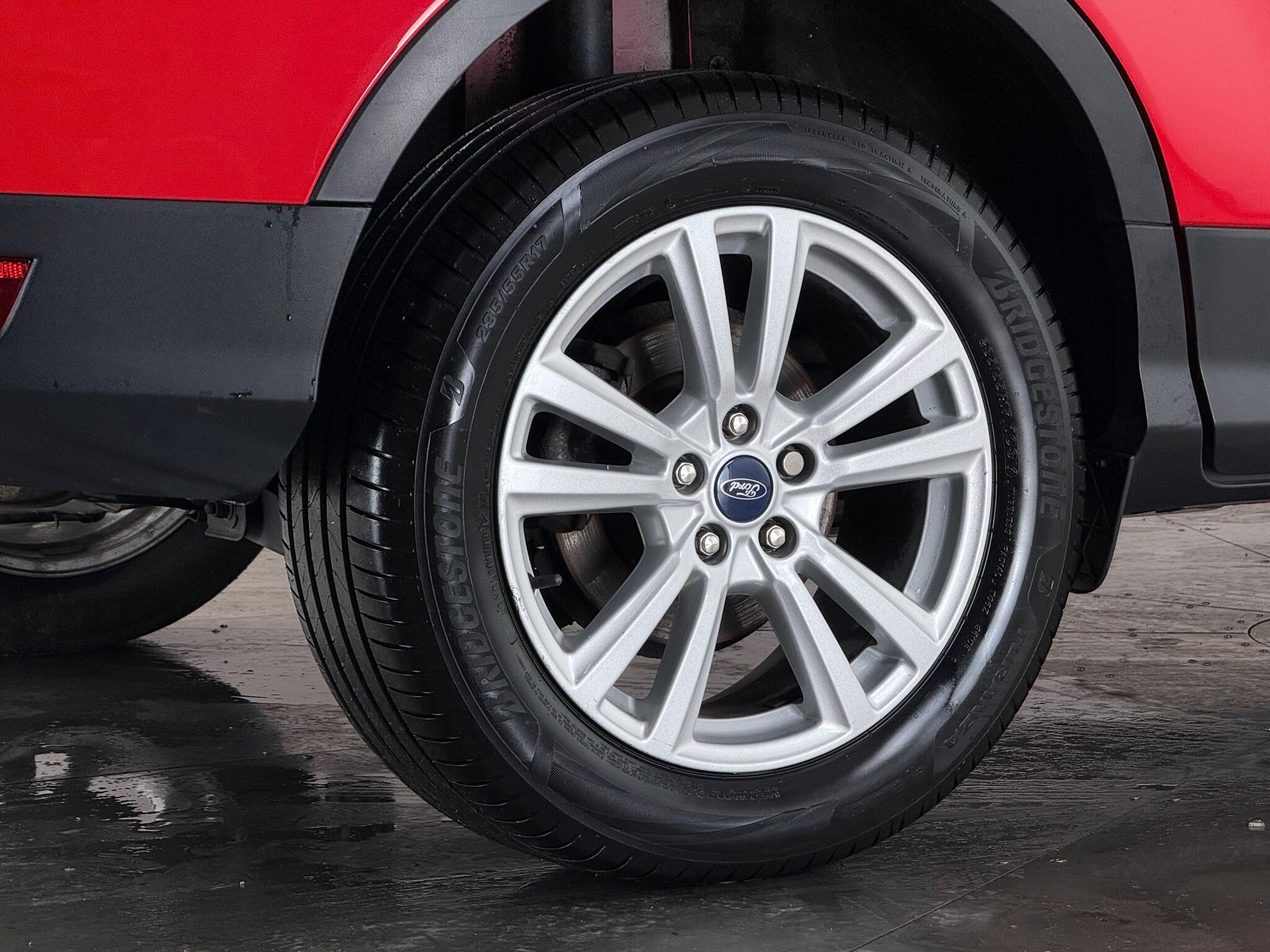 Ford Kuga view 11
