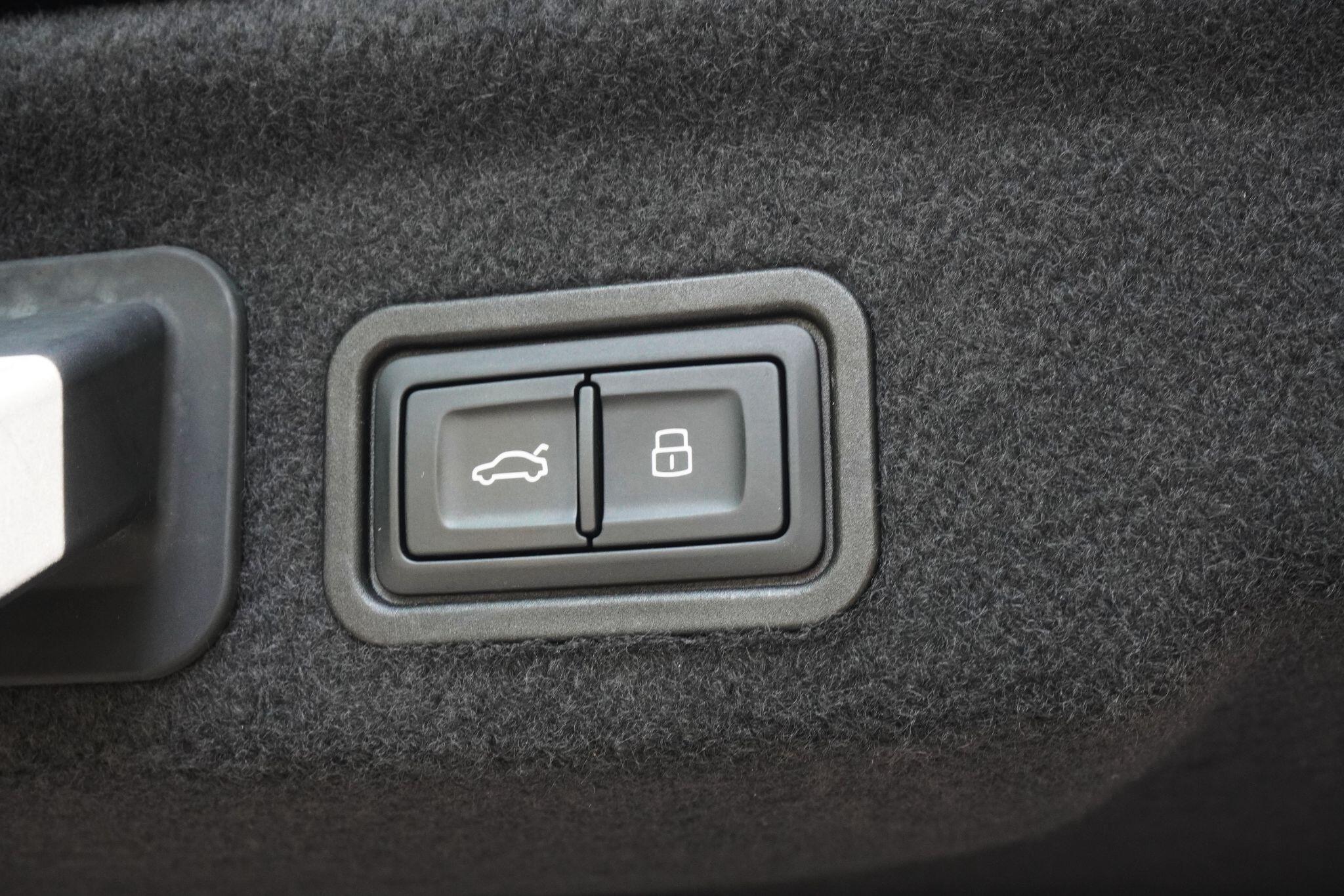Audi S8 view 87