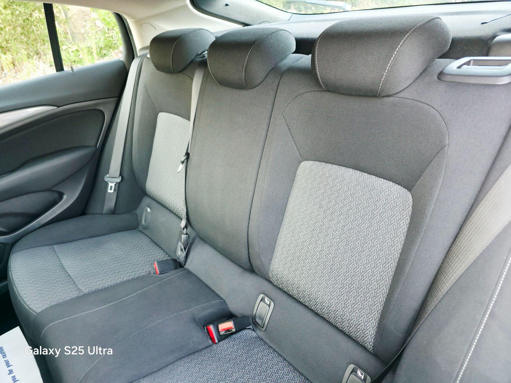 Vauxhall Insignia view 28