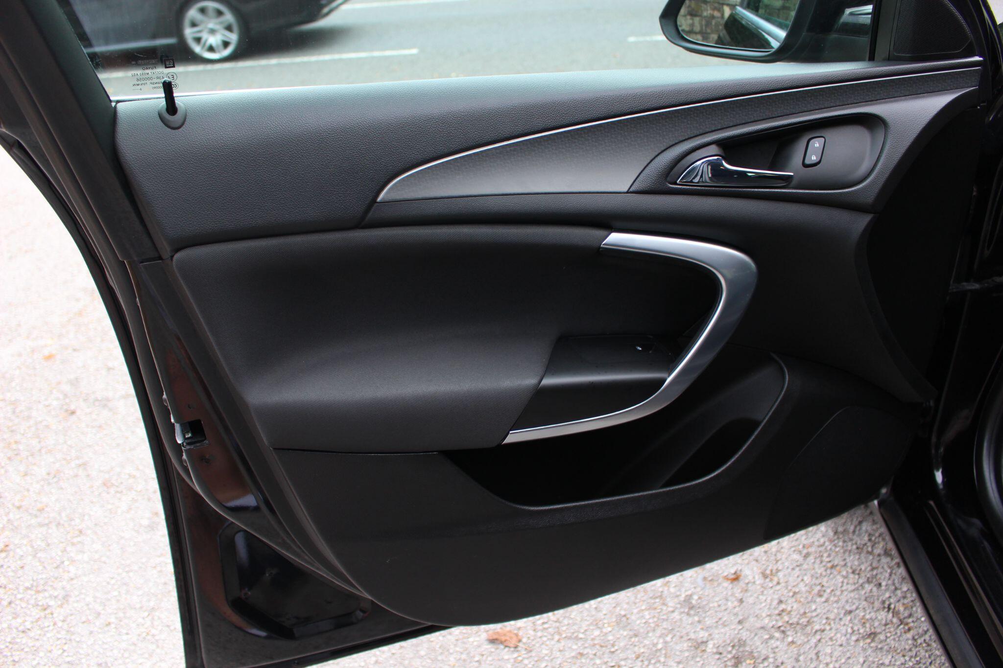 Vauxhall Insignia view 17