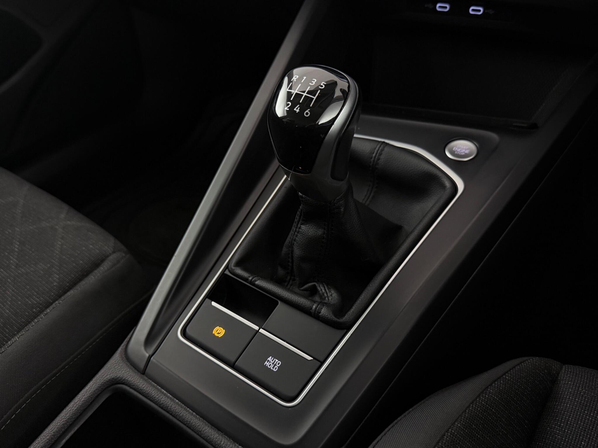 Volkswagen Golf view 17