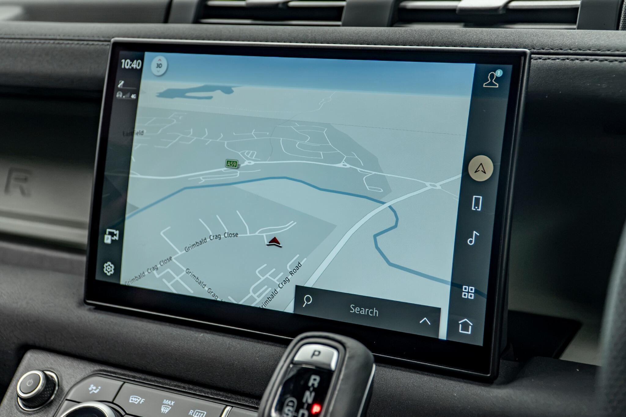 Land Rover Defender view 24