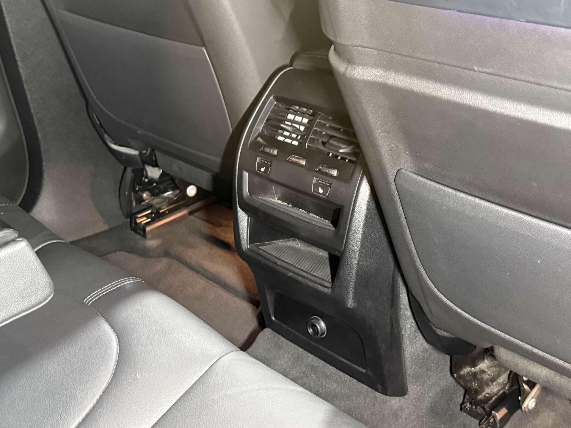 BMW X6 view 24
