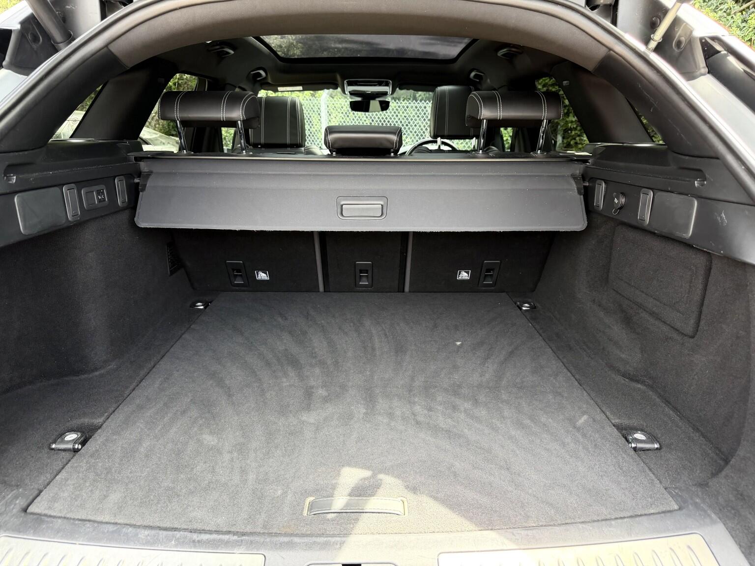 Land Rover Range Rover Velar view 34