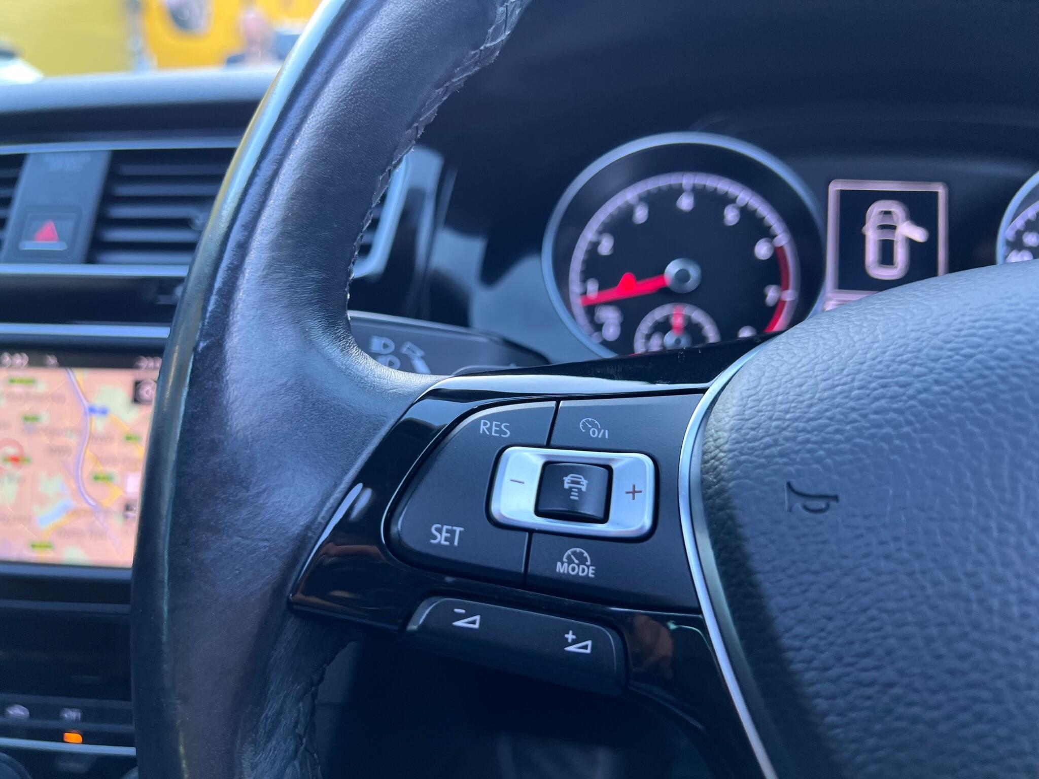 Volkswagen Golf view 25