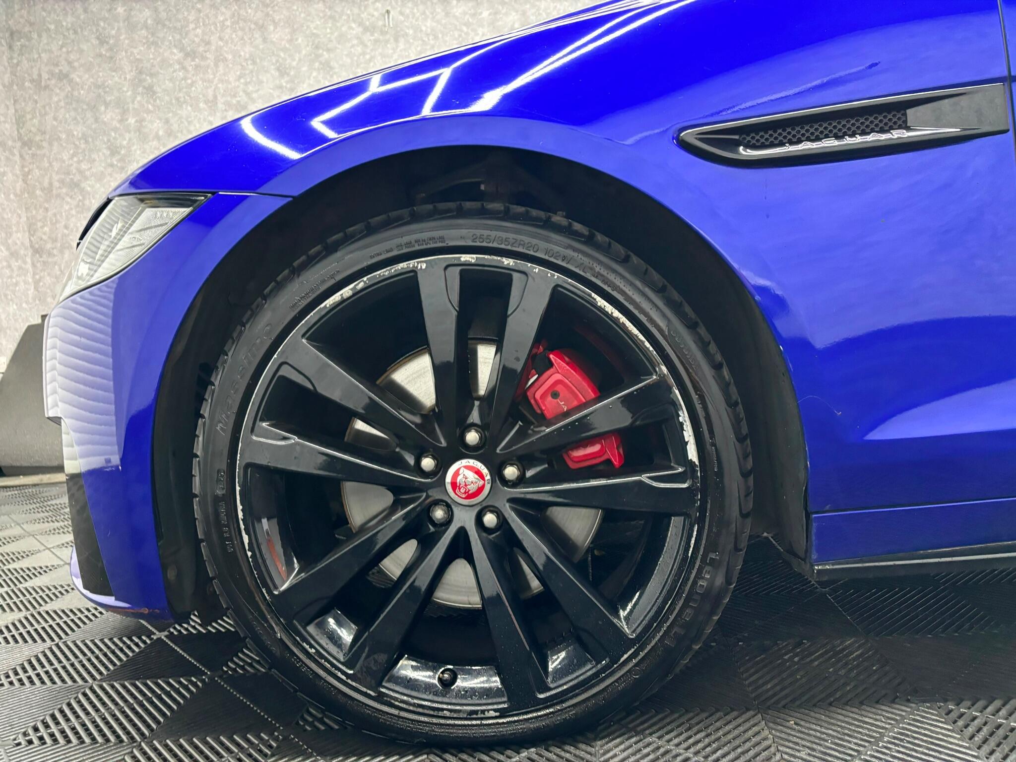 Jaguar XF view 33