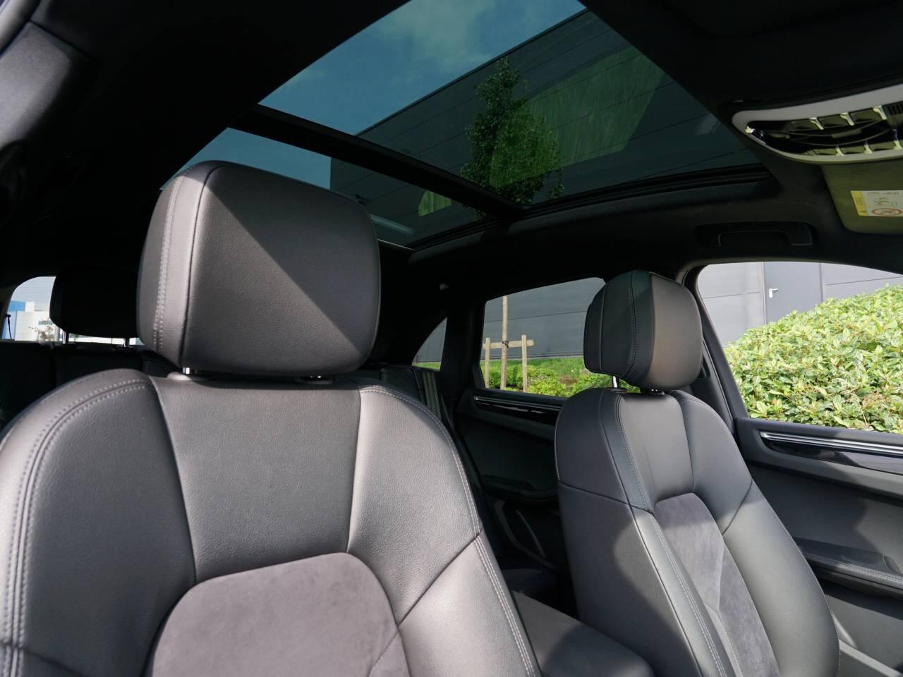 Porsche Macan view 17