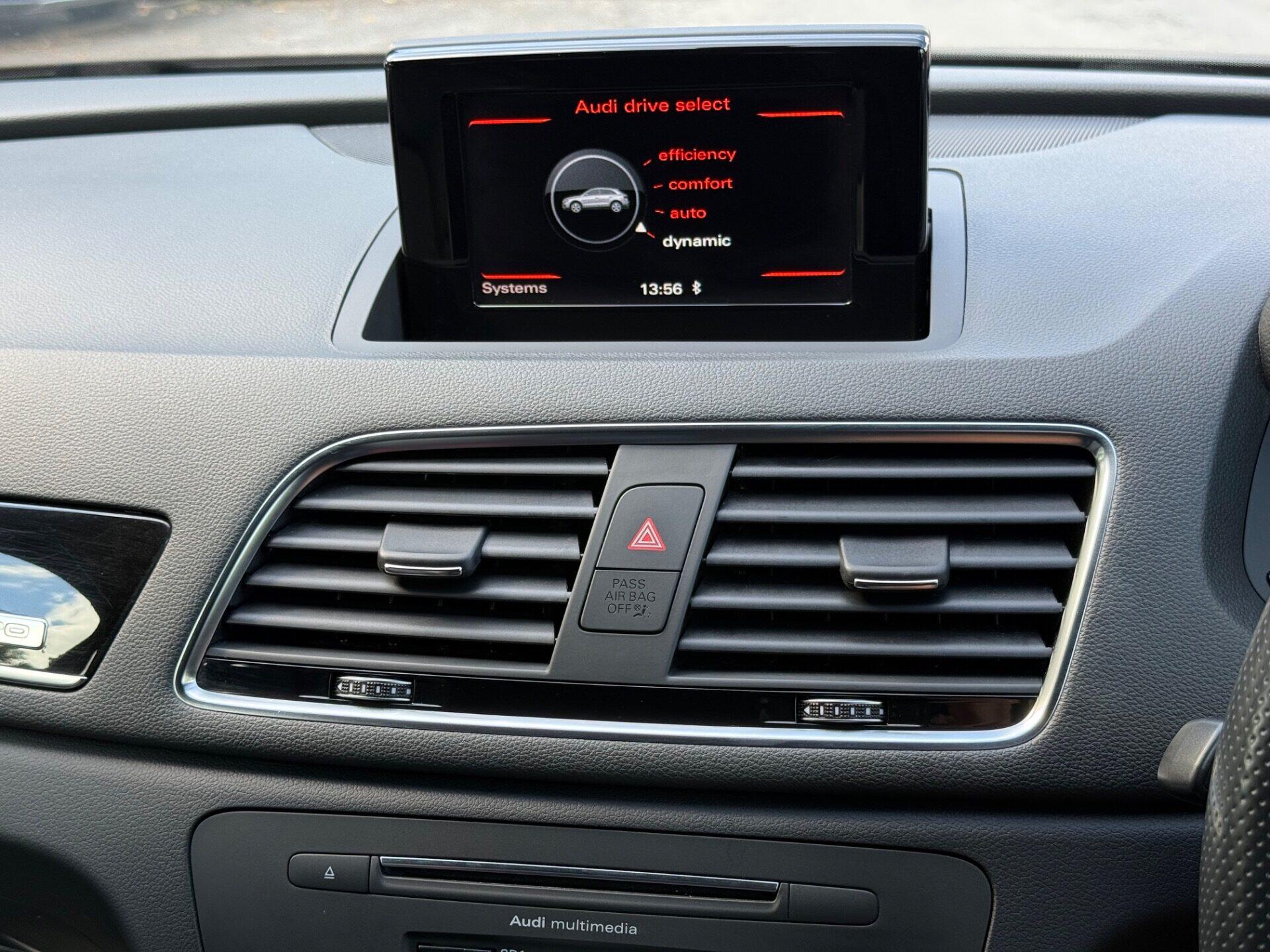 Audi Q3 view 42