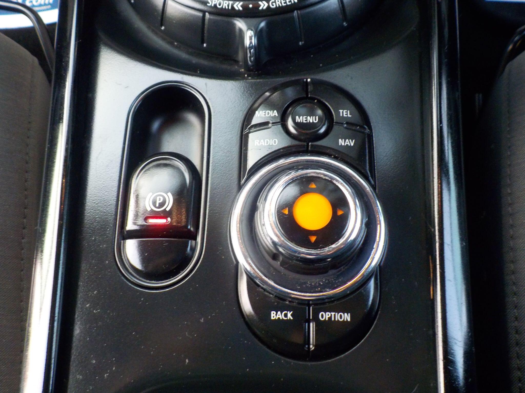 MINI Clubman 1.5 Cooper Euro 6 (s/s) 6dr