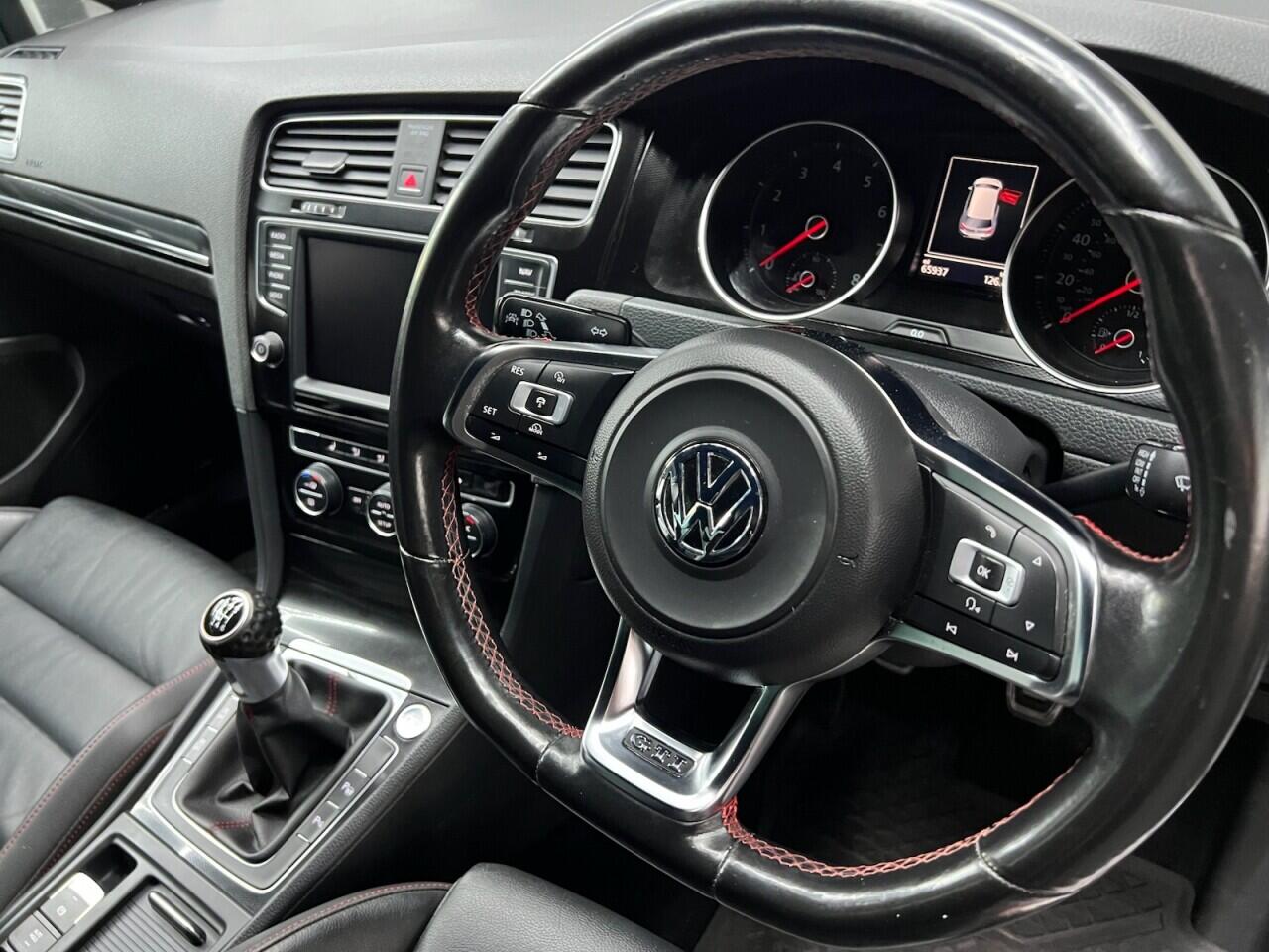Volkswagen Golf view 39