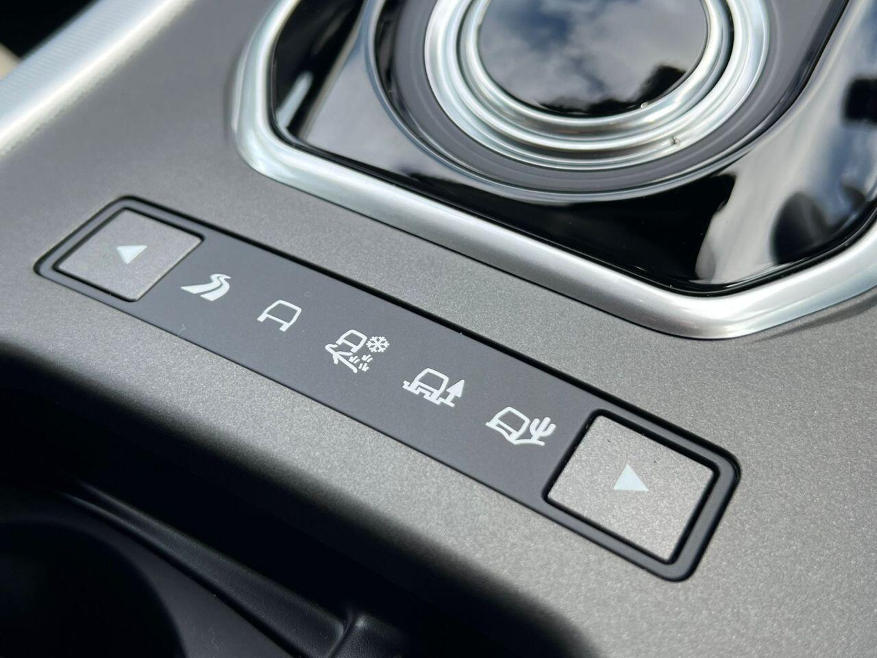 Land Rover Range Rover Evoque view 29