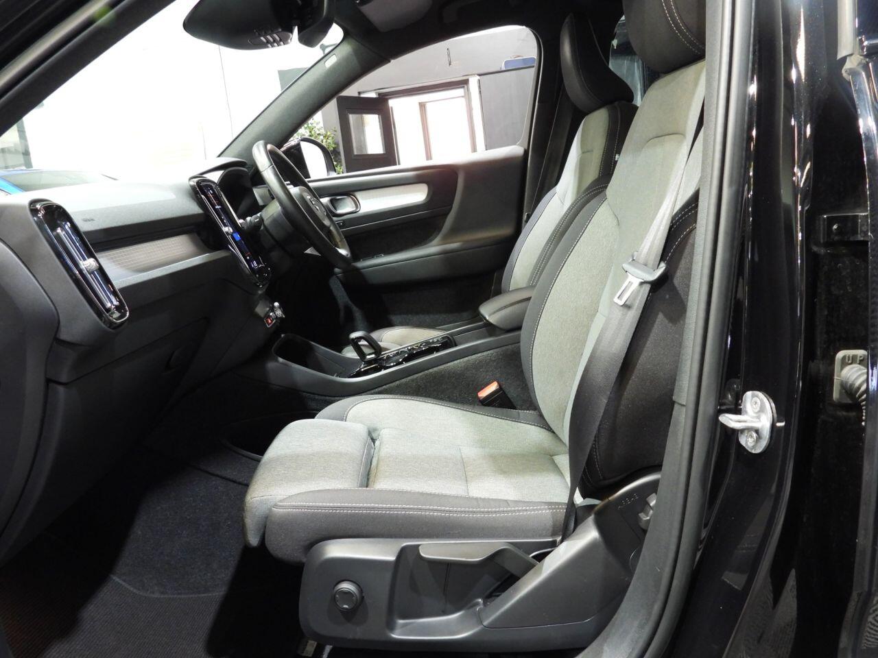 Volvo XC40 view 21