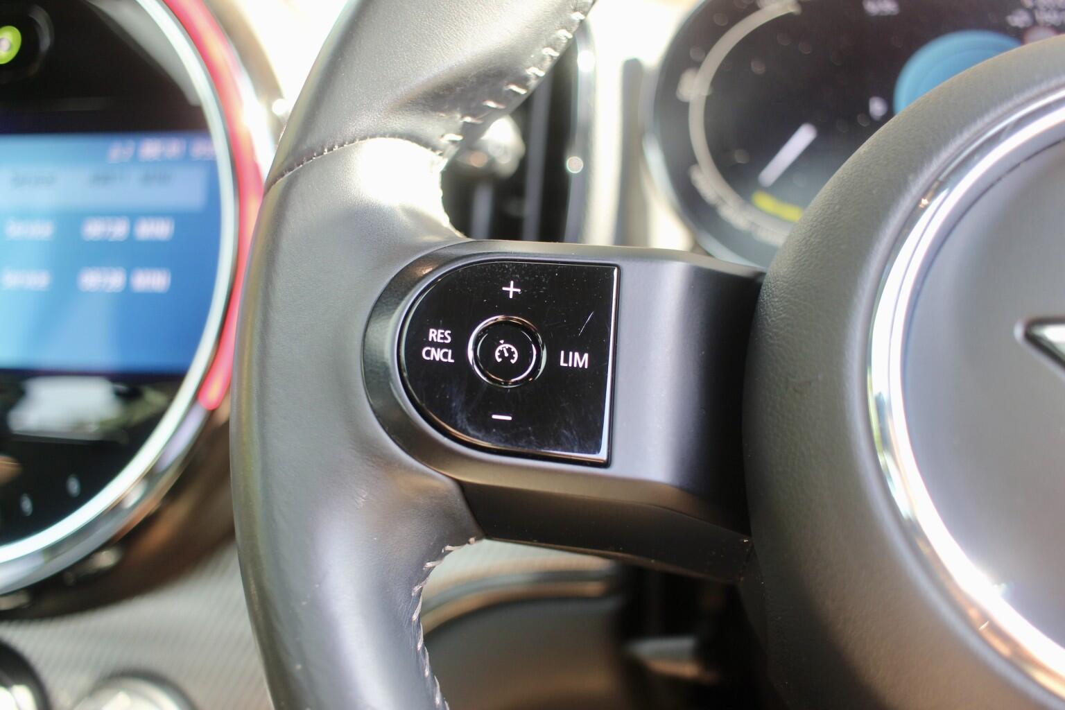 Mini Countryman view 23