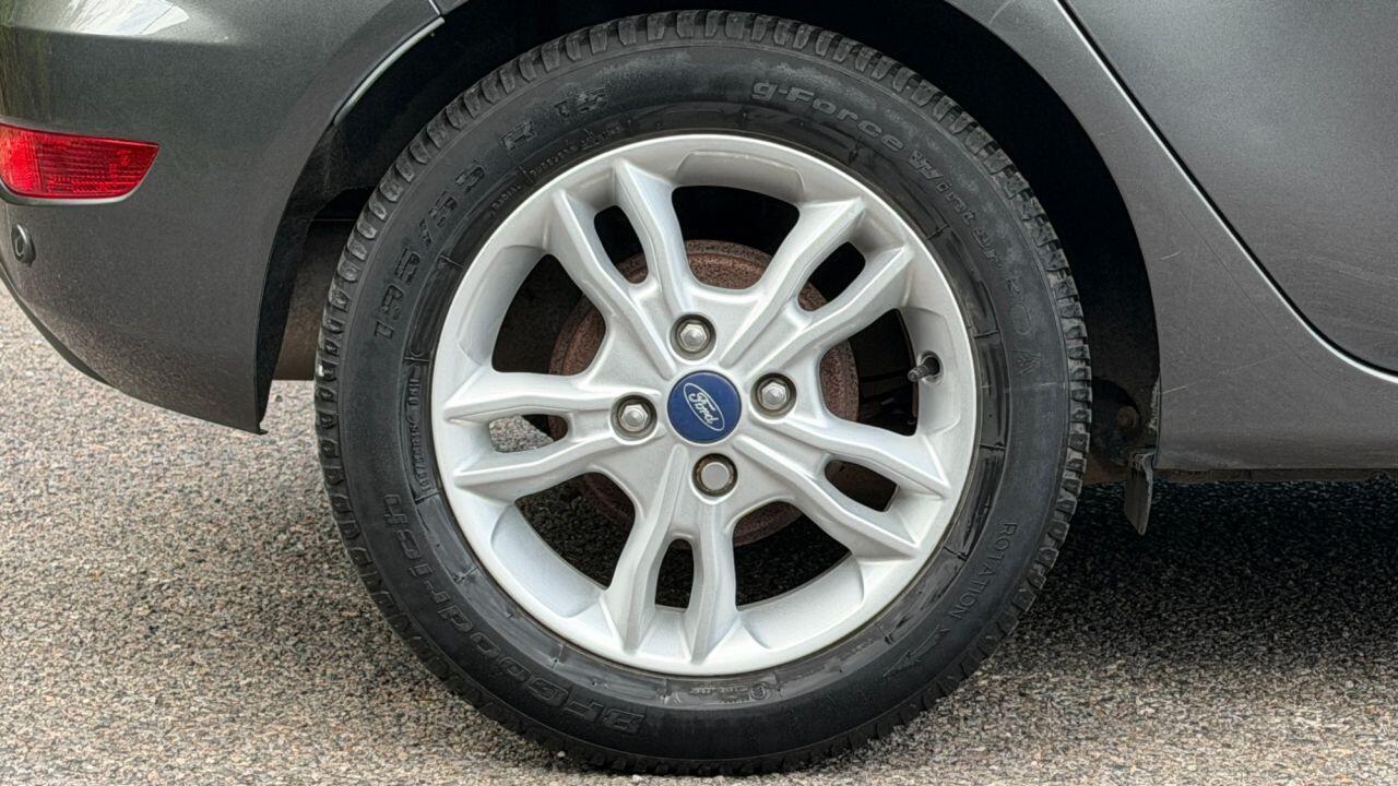 Ford Fiesta view 33