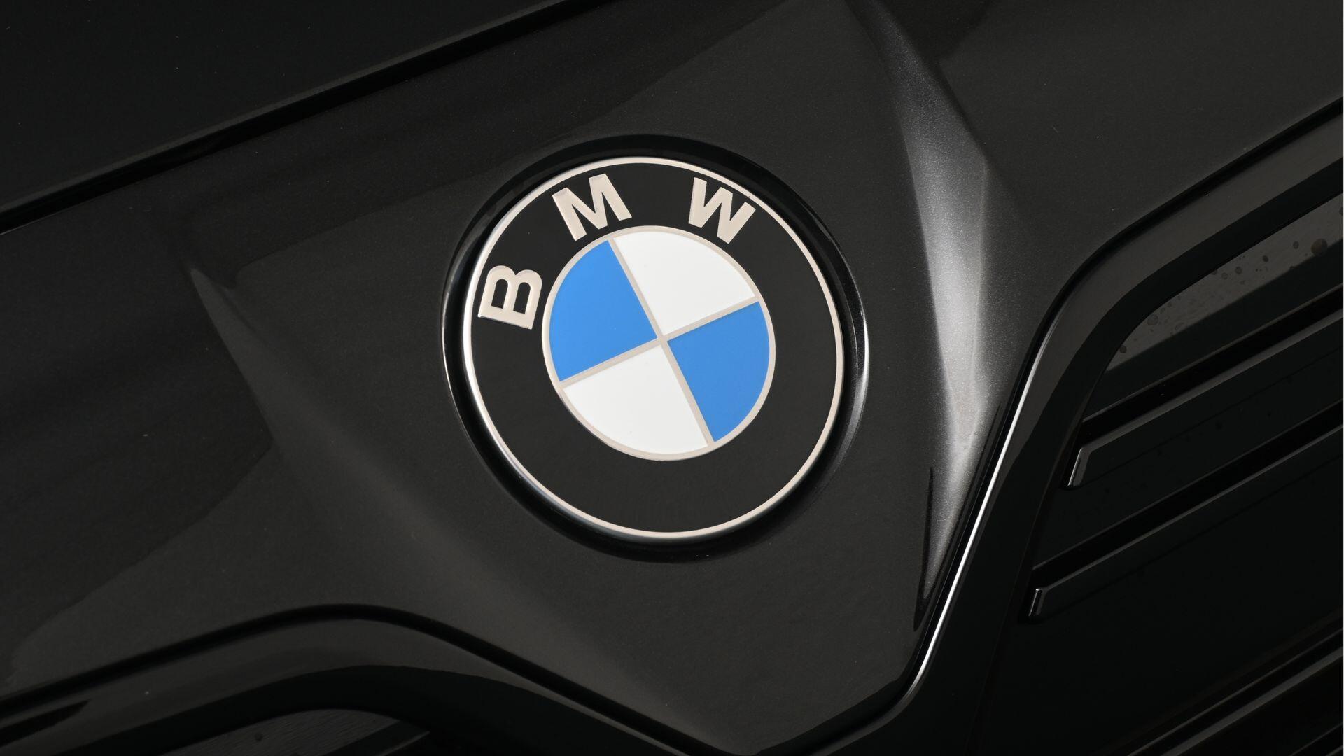 BMW i4 view 45