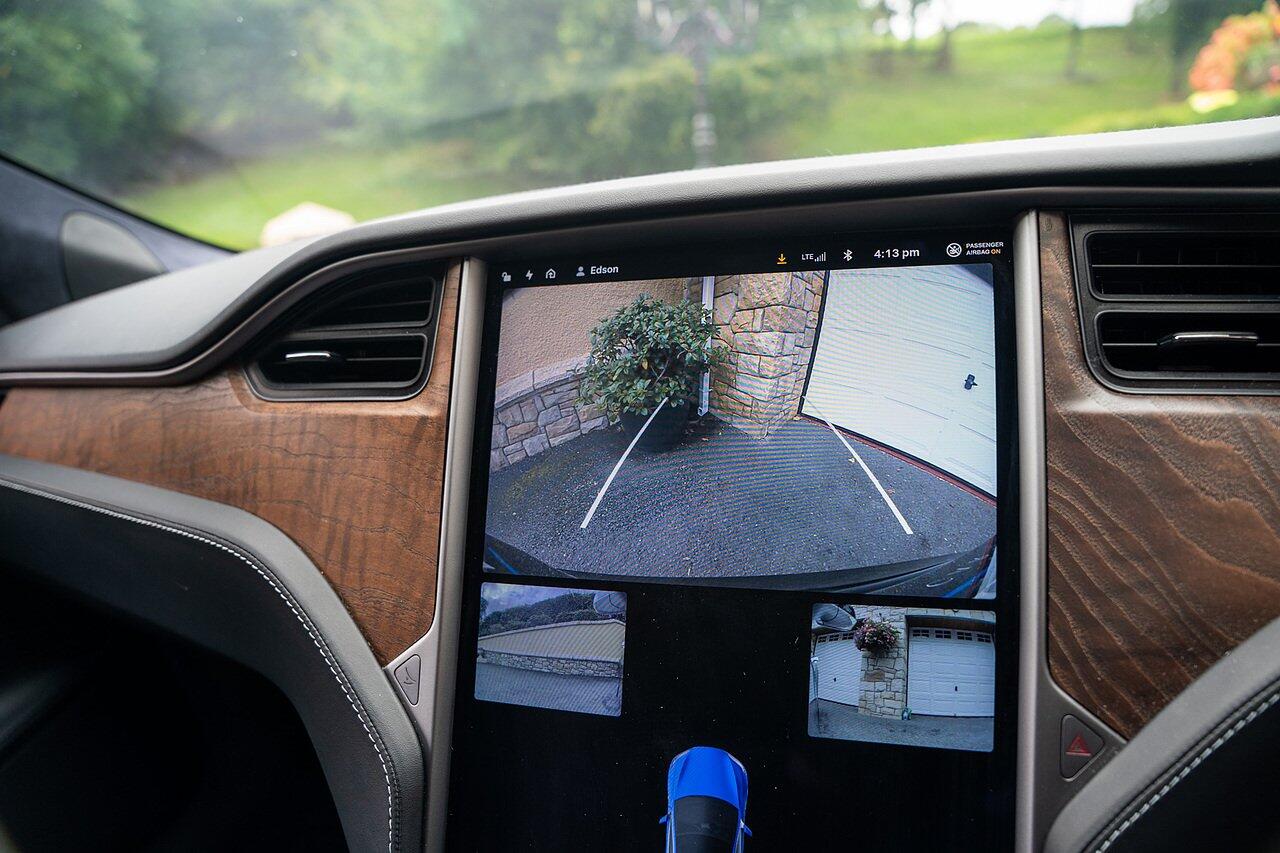 Tesla Model S view 50