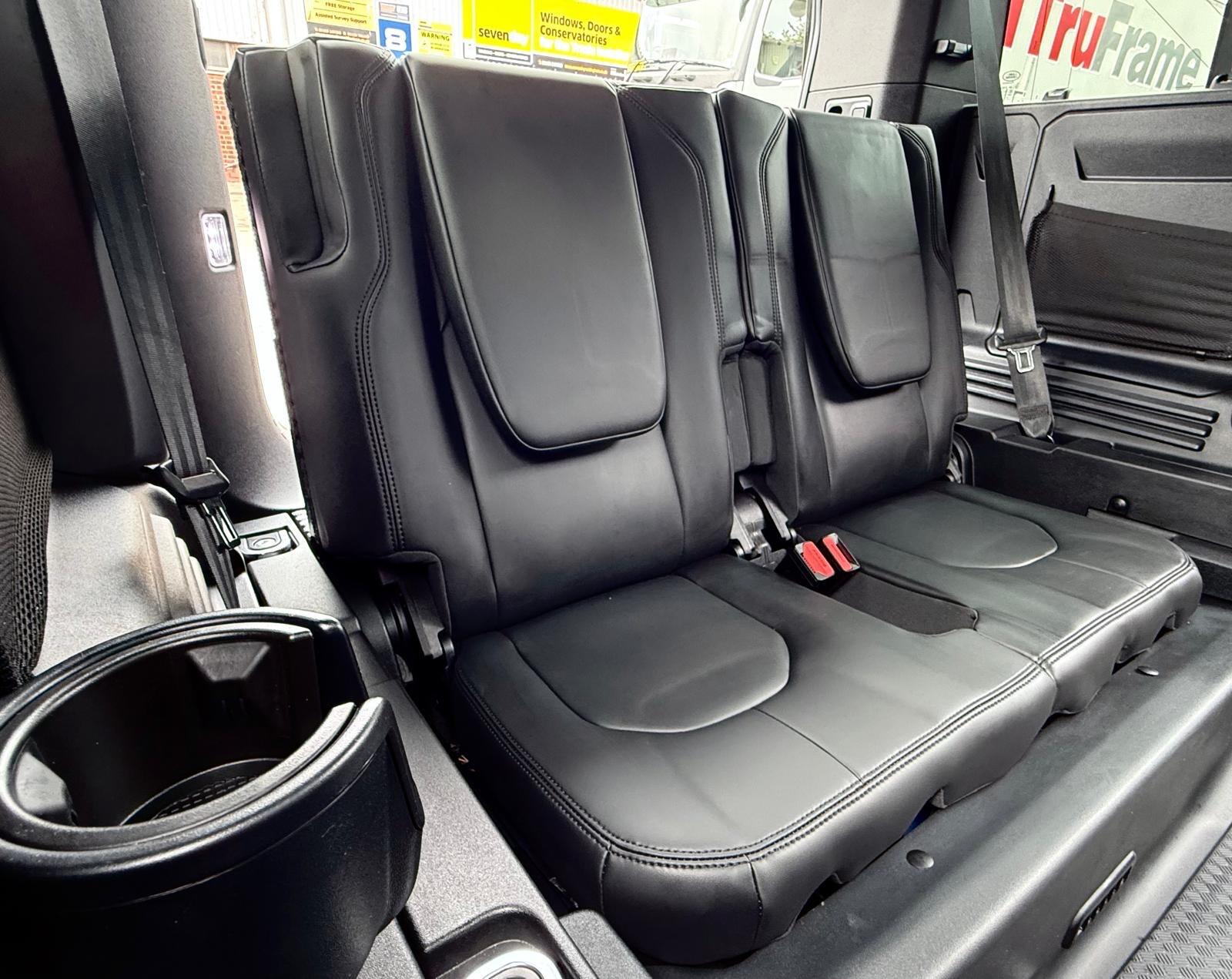 Land Rover Defender view 34