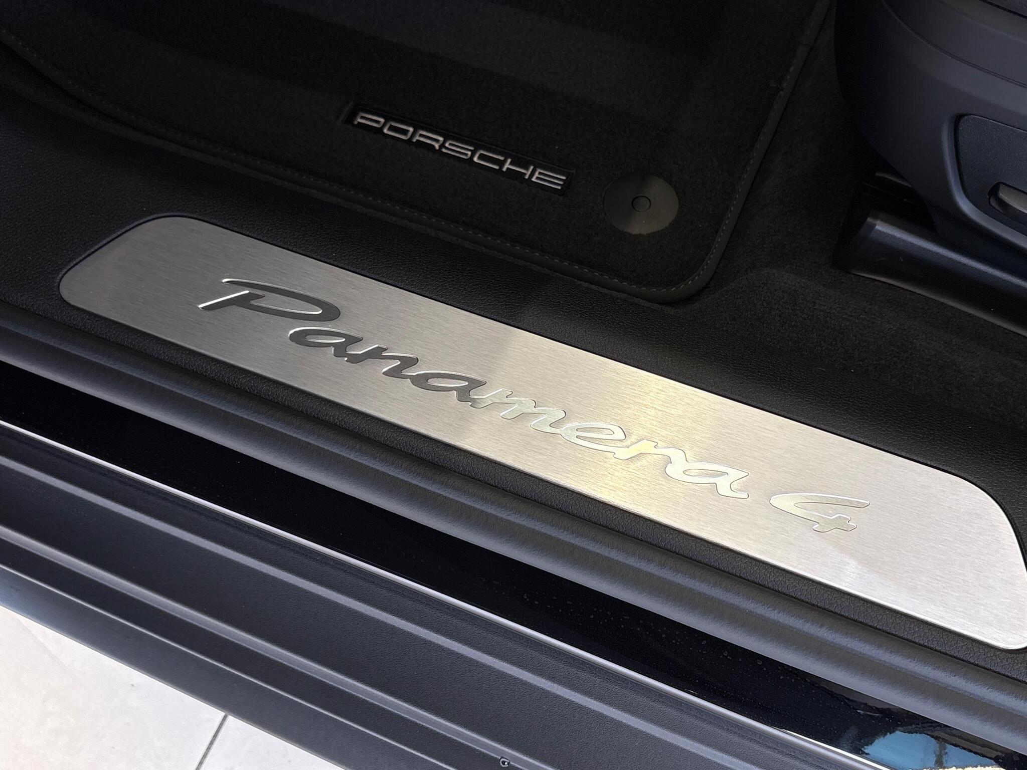 Porsche Panamera view 30