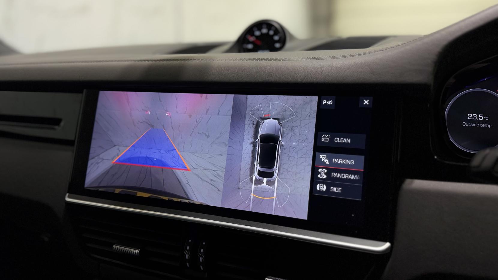Porsche Cayenne view 7