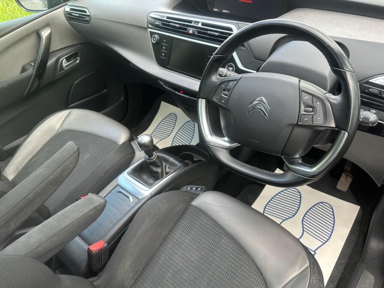Citroen C4 Picasso view 2