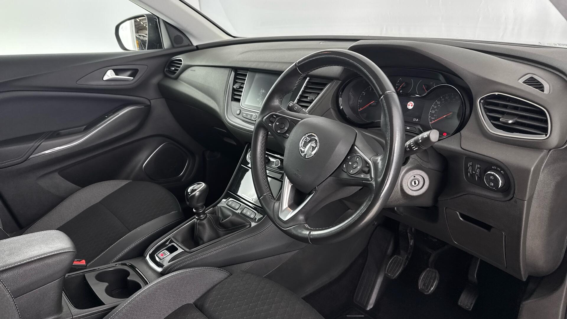 Vauxhall Grandland X view 9