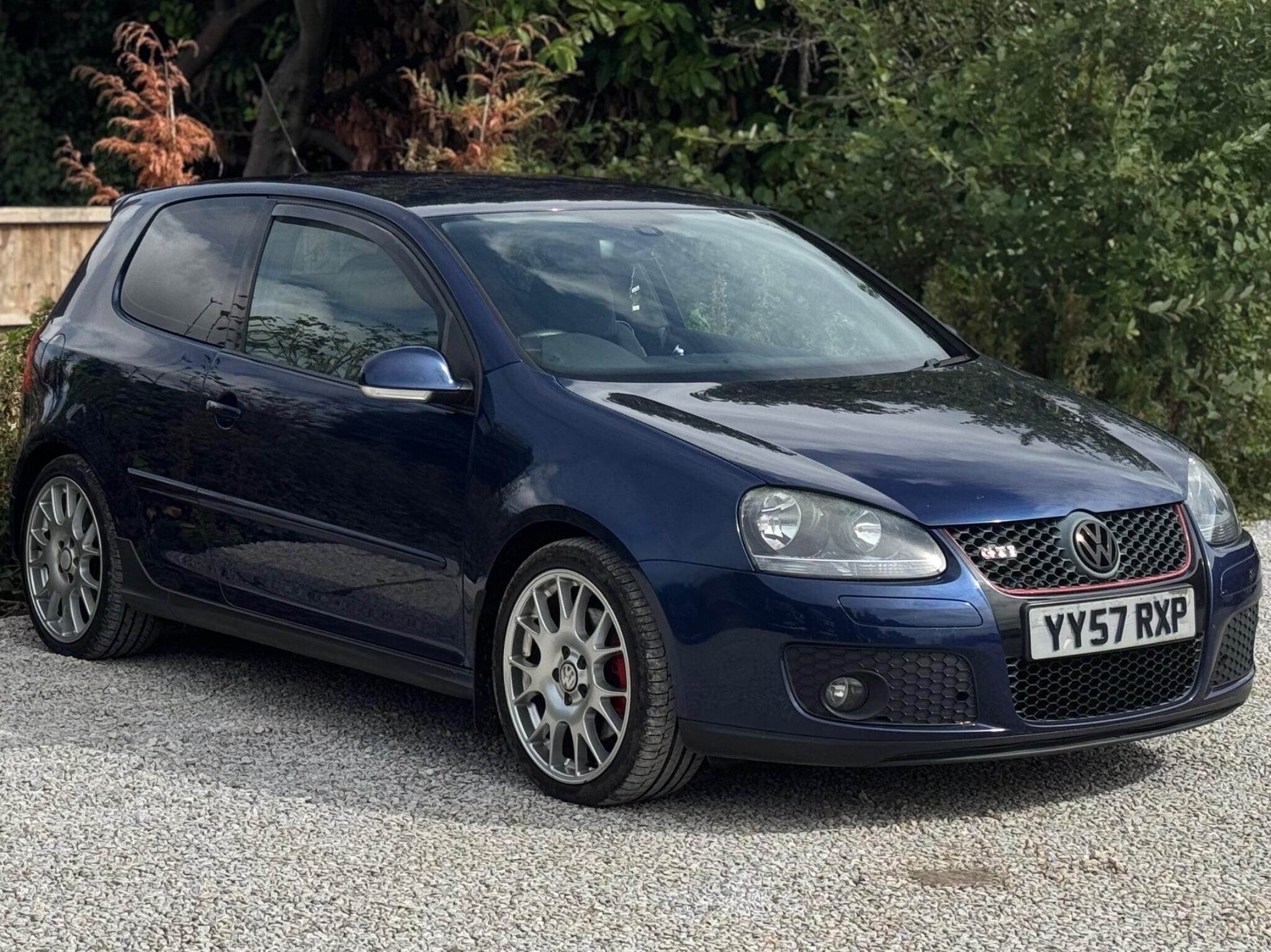 Volkswagen Golf view 3