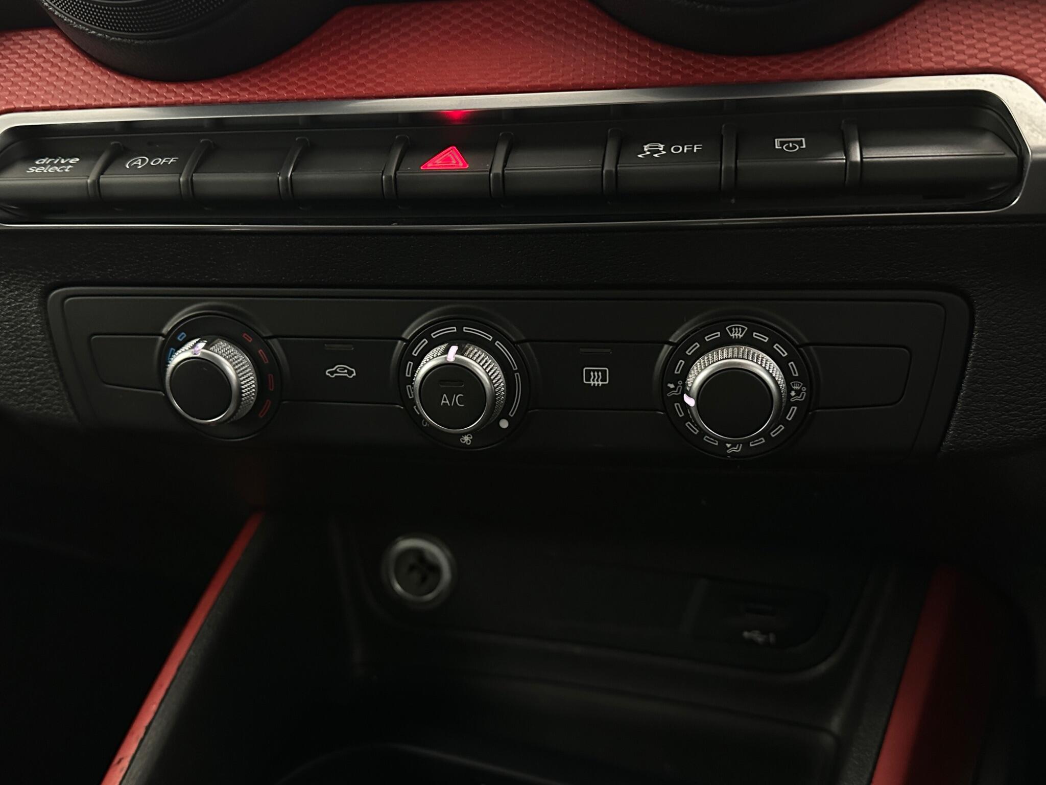 Audi Q2 view 22