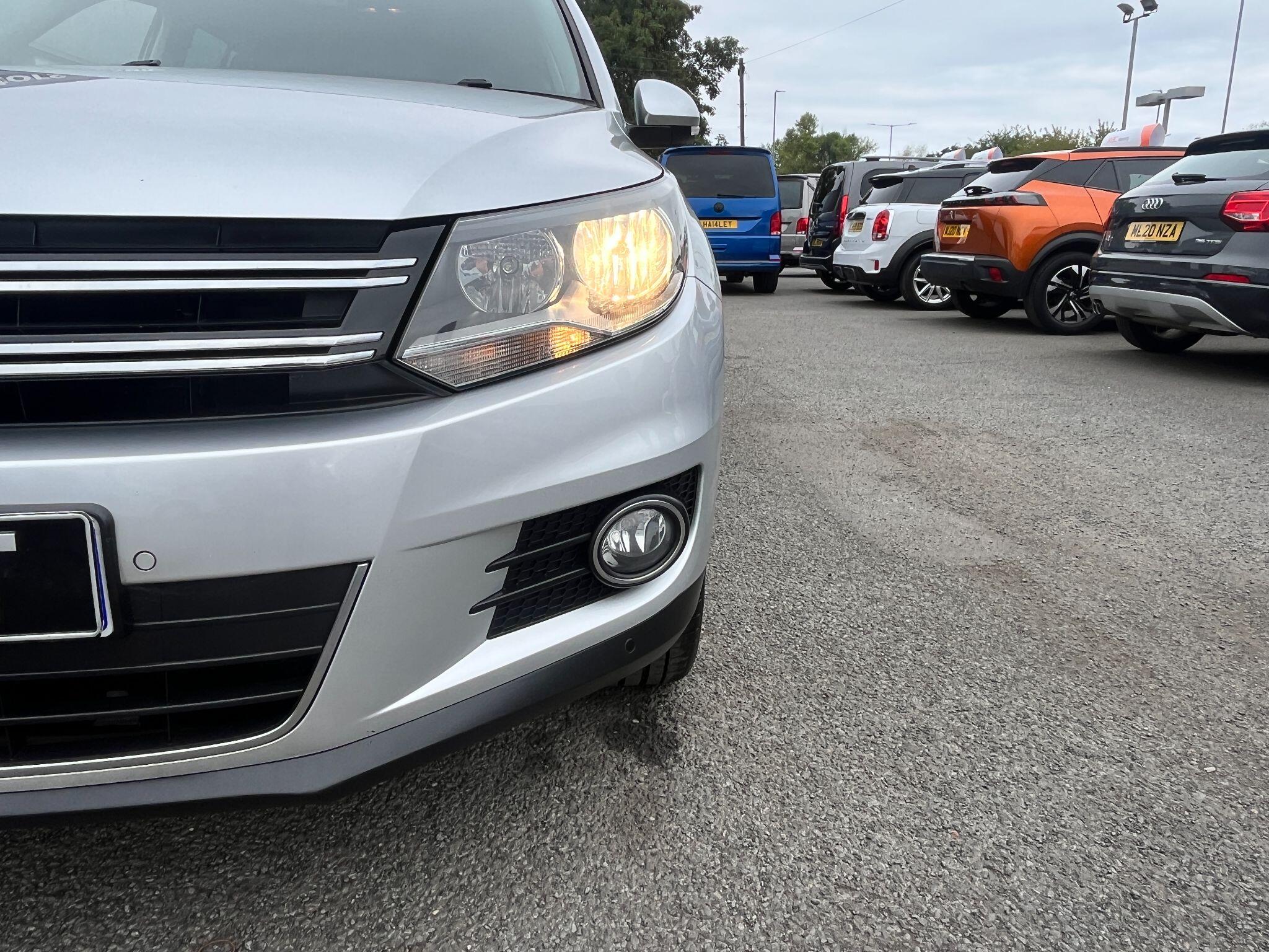 Volkswagen Tiguan view 10