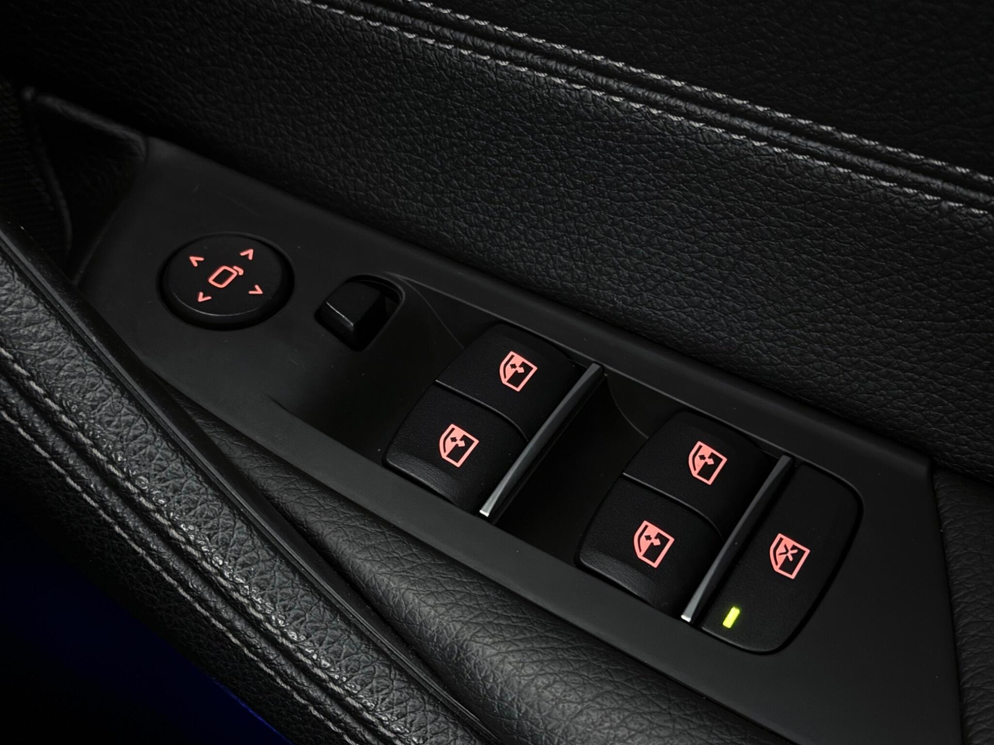 BMW 5 Series view 21