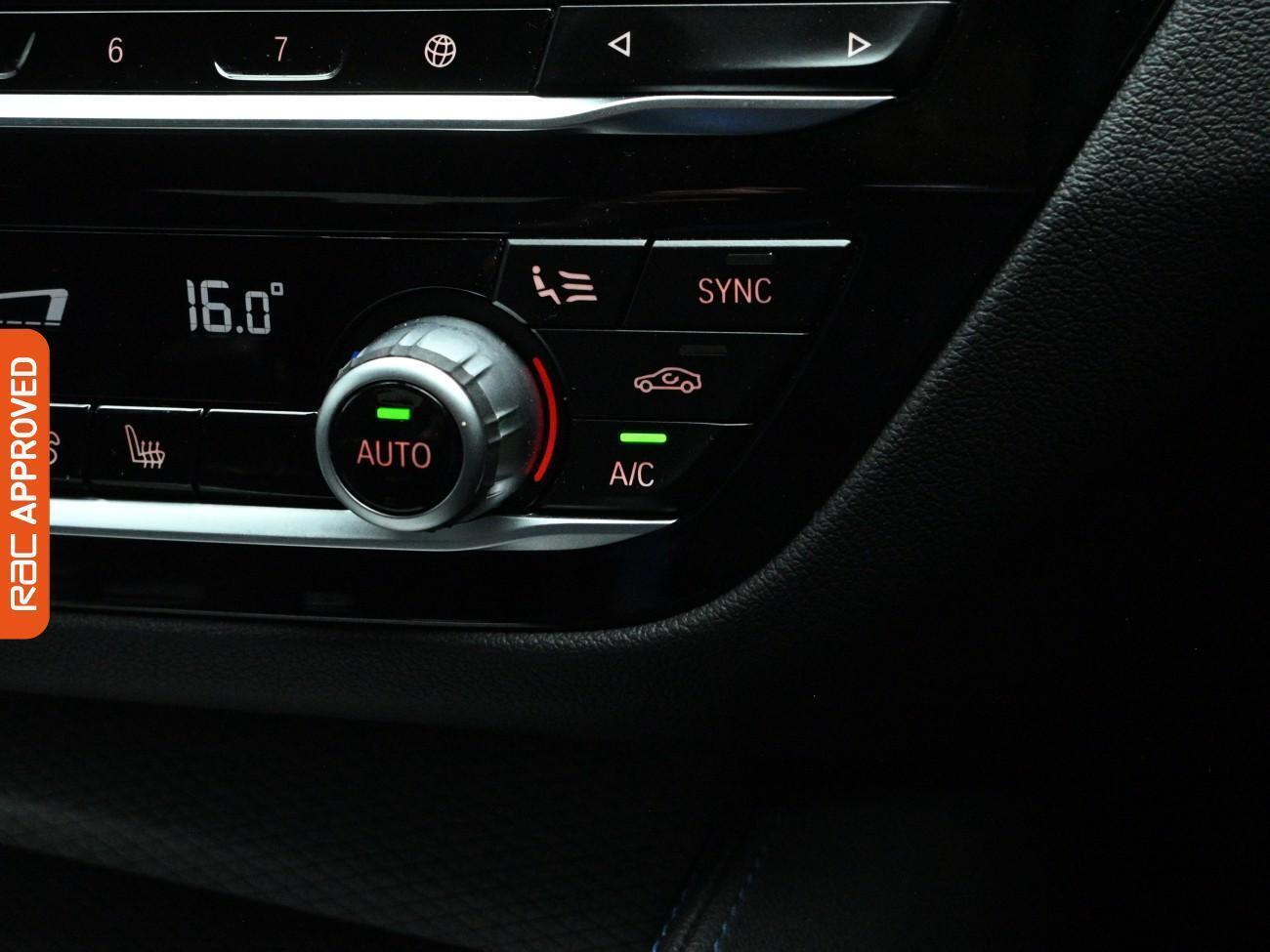 BMW 5 Series view 15