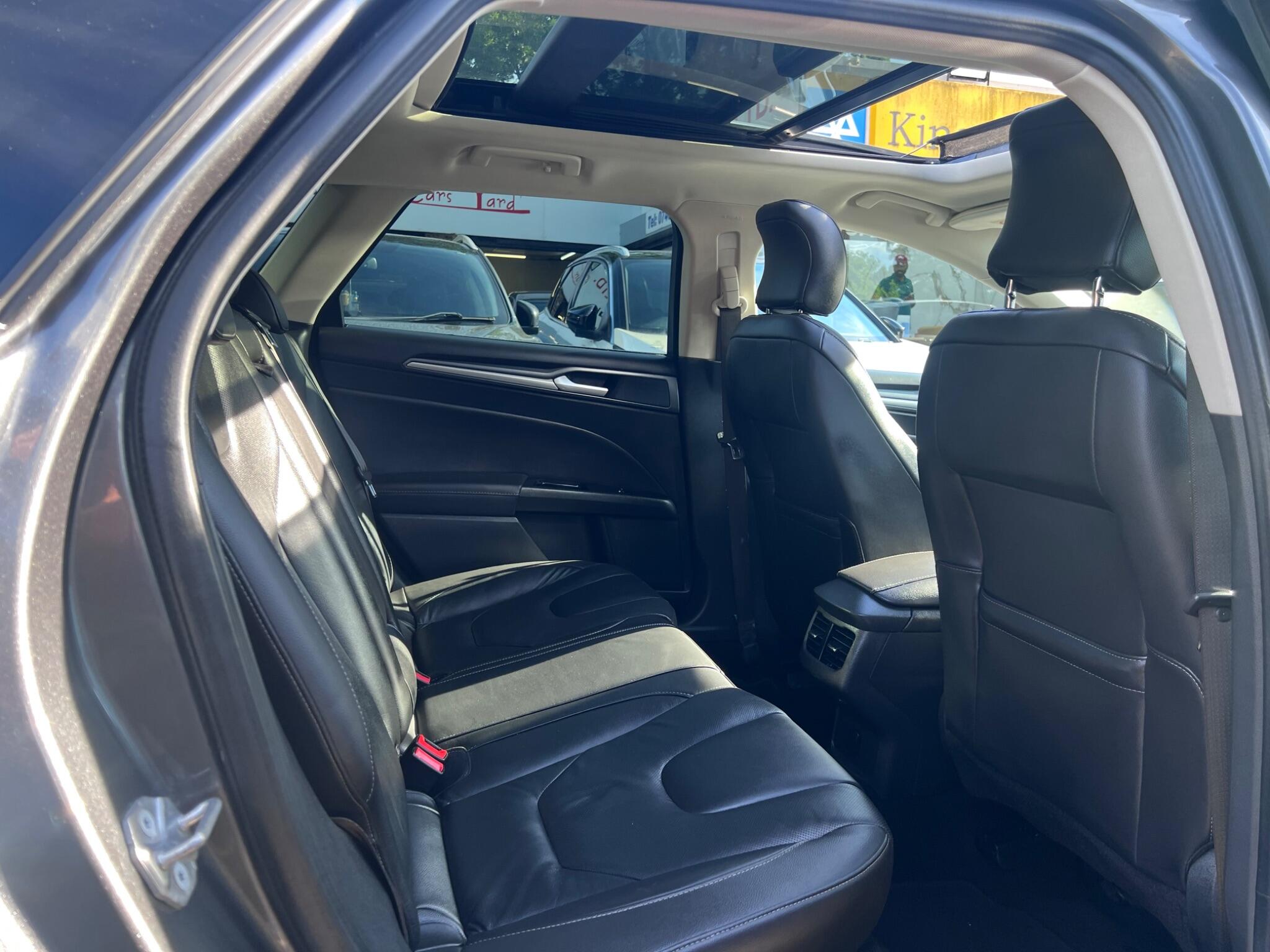 Ford Mondeo view 34