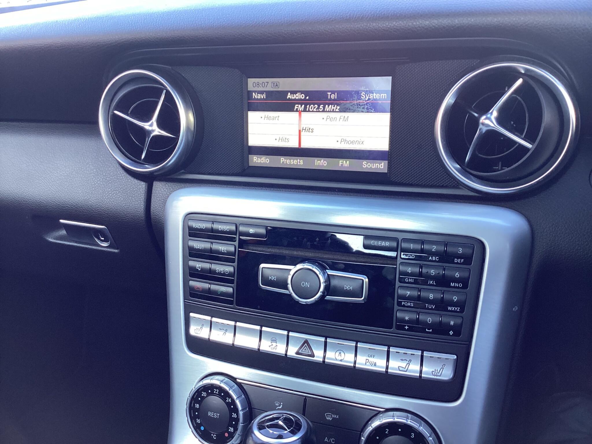 Mercedes-Benz SLK view 22